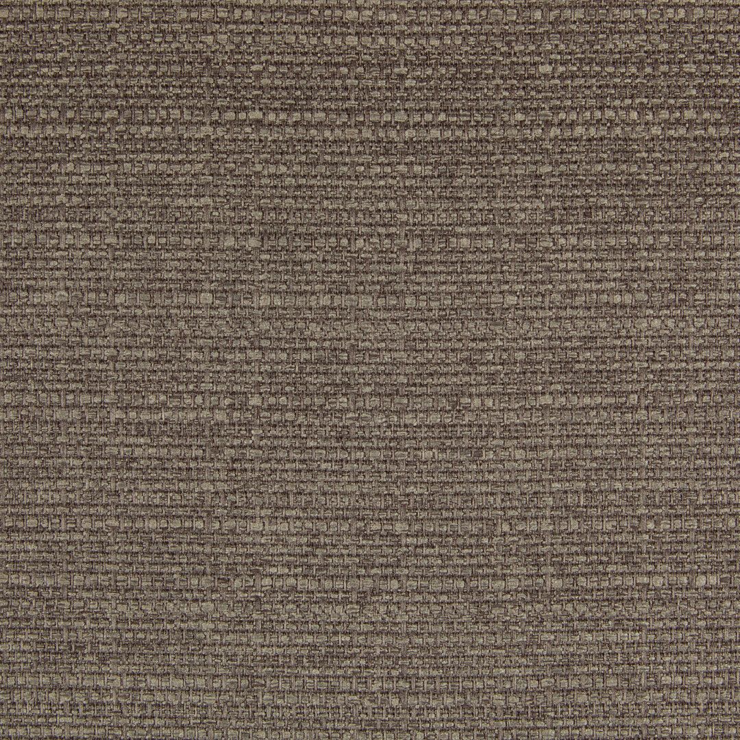 Stoffmuster in Braun. Texturierte Oberfläche mit feinen, horizontalen und vertikalen Linien. Nahaufnahme.