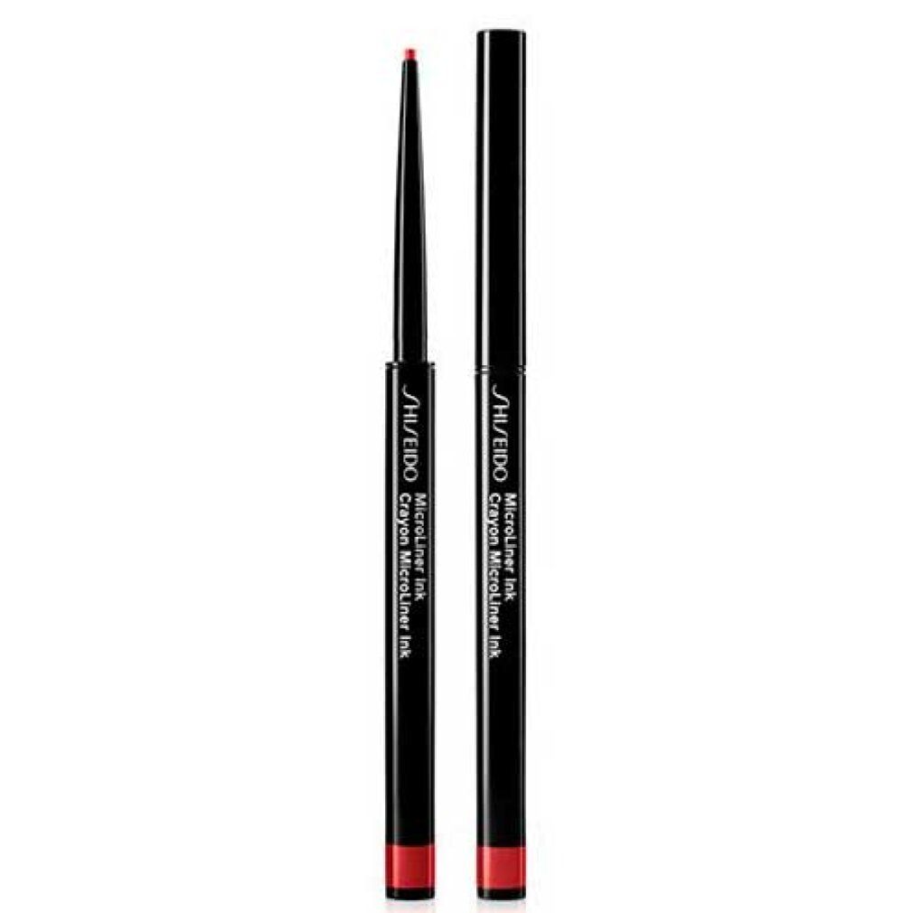 Schwarzer Eyeliner-Stift mit roter Spitze. Produktname und Marke sind sichtbar: Shiseido MicroLiner Ink Crayon.