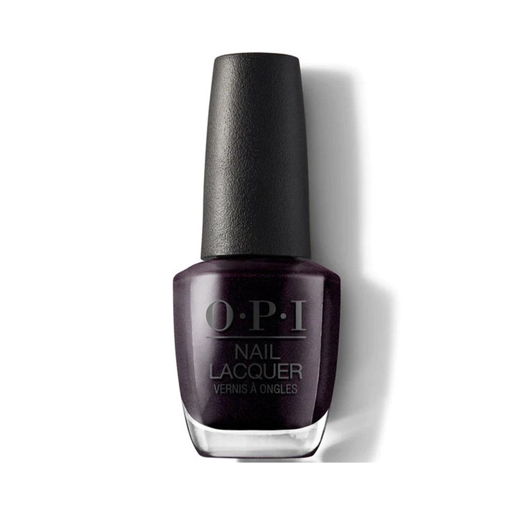 OPI Nagellack-Flasche. Dunkelvioletter Nagellack, schwarzer Deckel. Schriftzug: O.P.I Nail Lacquer.