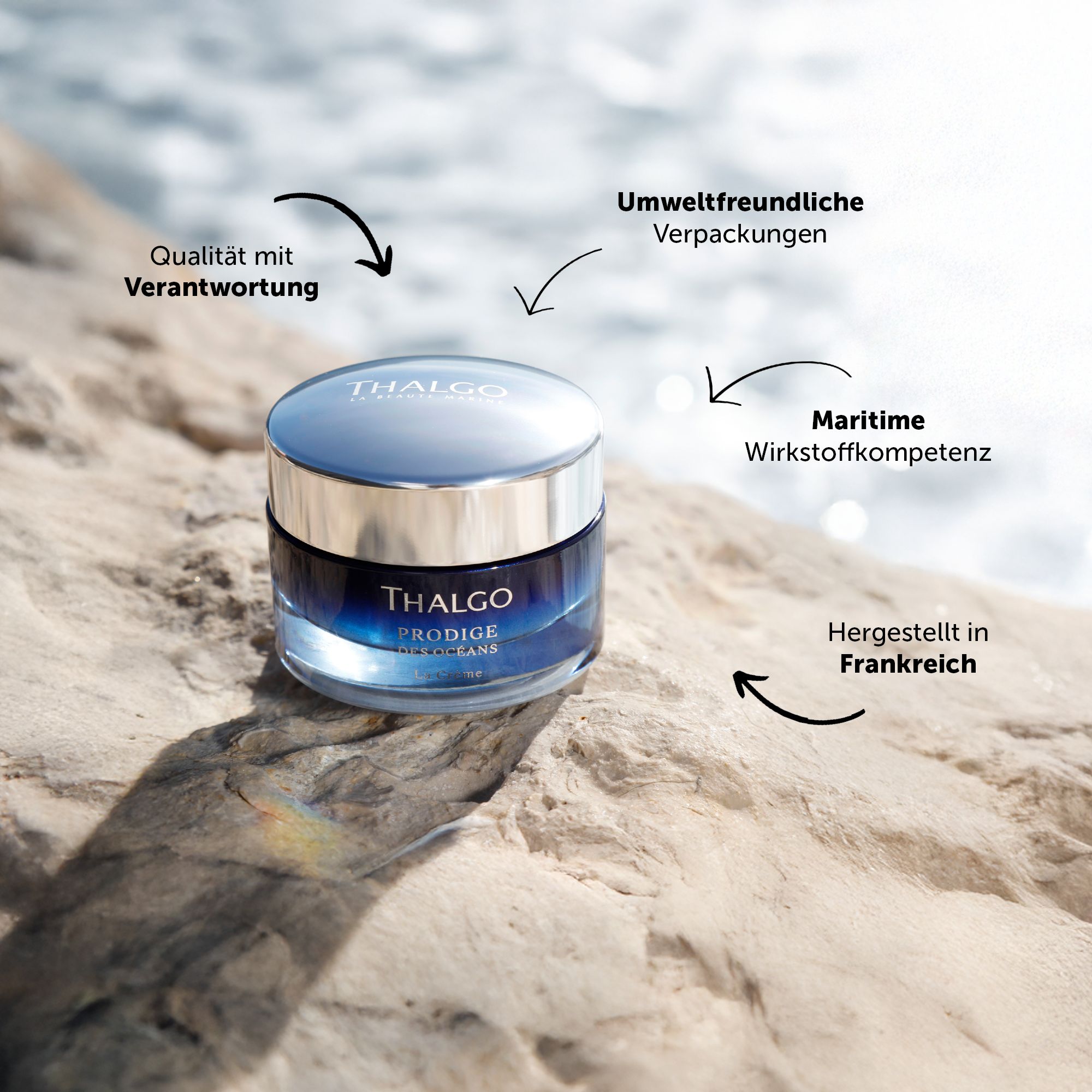 Thalgo Prodigieux des Oceans Creme auf Felsen am Meer, mit Hinweisen auf Qualität und Herkunft.