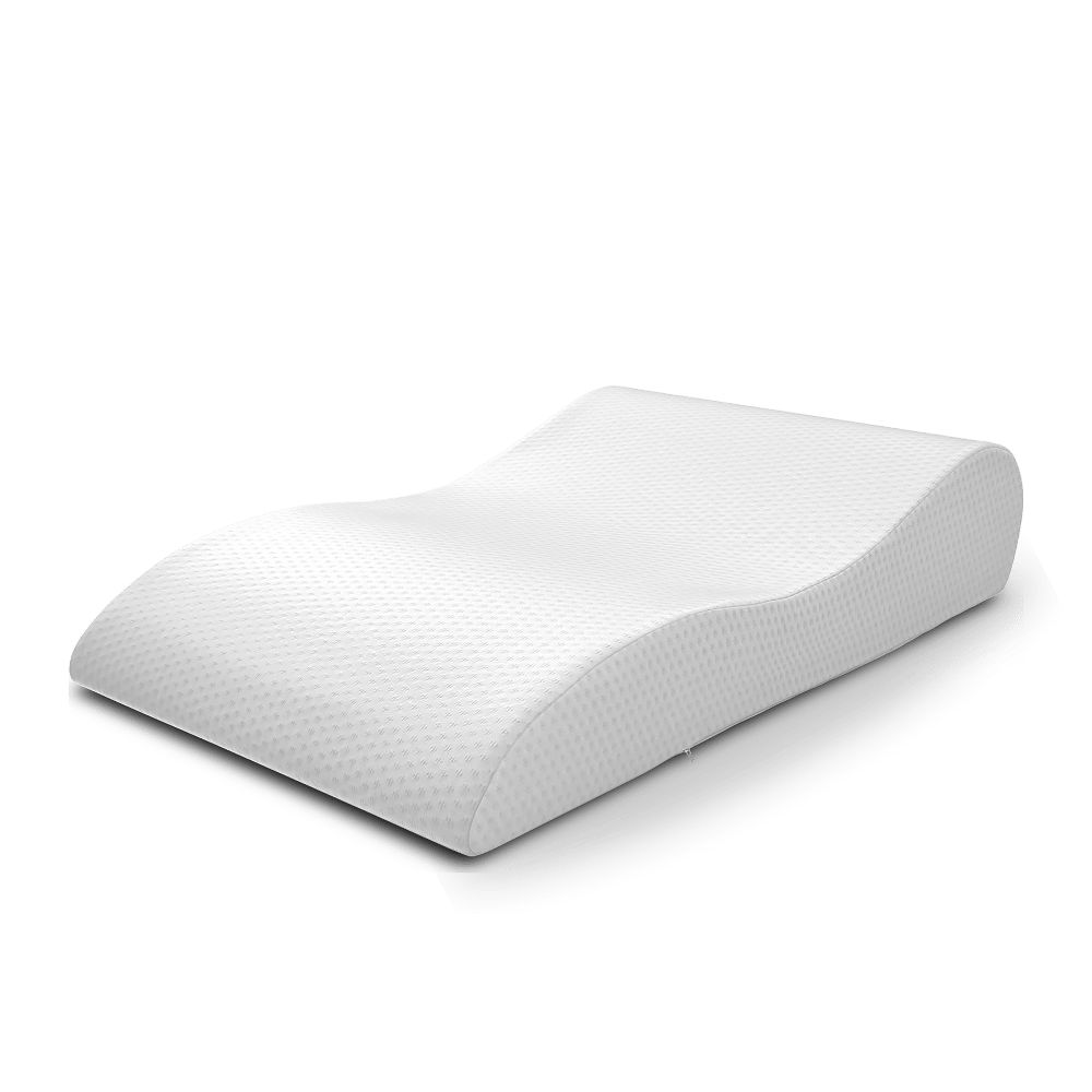Weißes ergonomisches Nackenkissen mit wellenförmiger Kontur und perforierter Oberfläche.