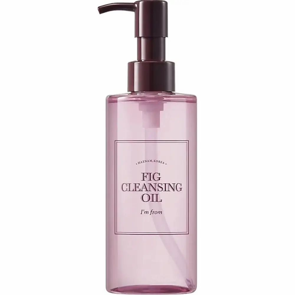 Rosa Flasche mit Pumpe. Etikett mit "FIG CLEANSING OIL" und "I'M FROM".
