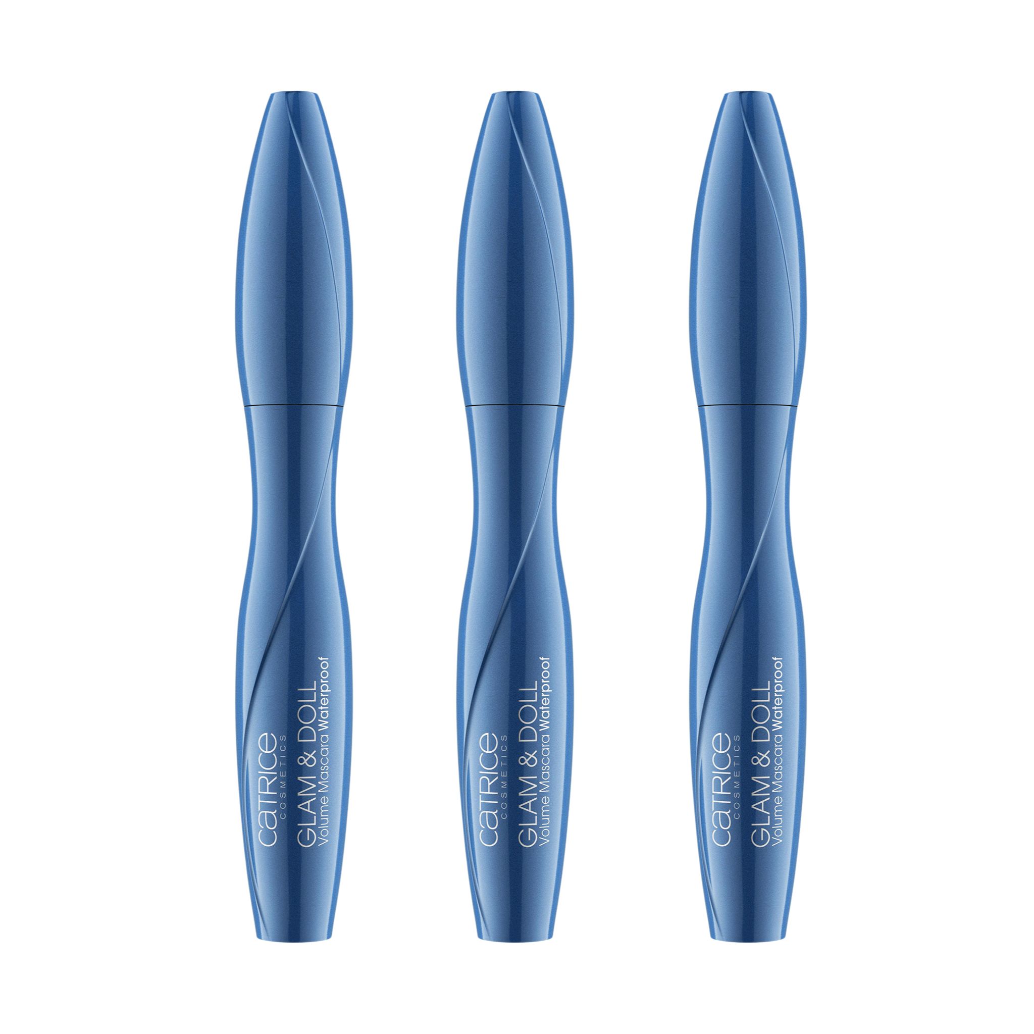 Drei blaue Mascara-Tuben. Aufschrift: Catrice Glam & Doll Volume Mascara Waterproof.