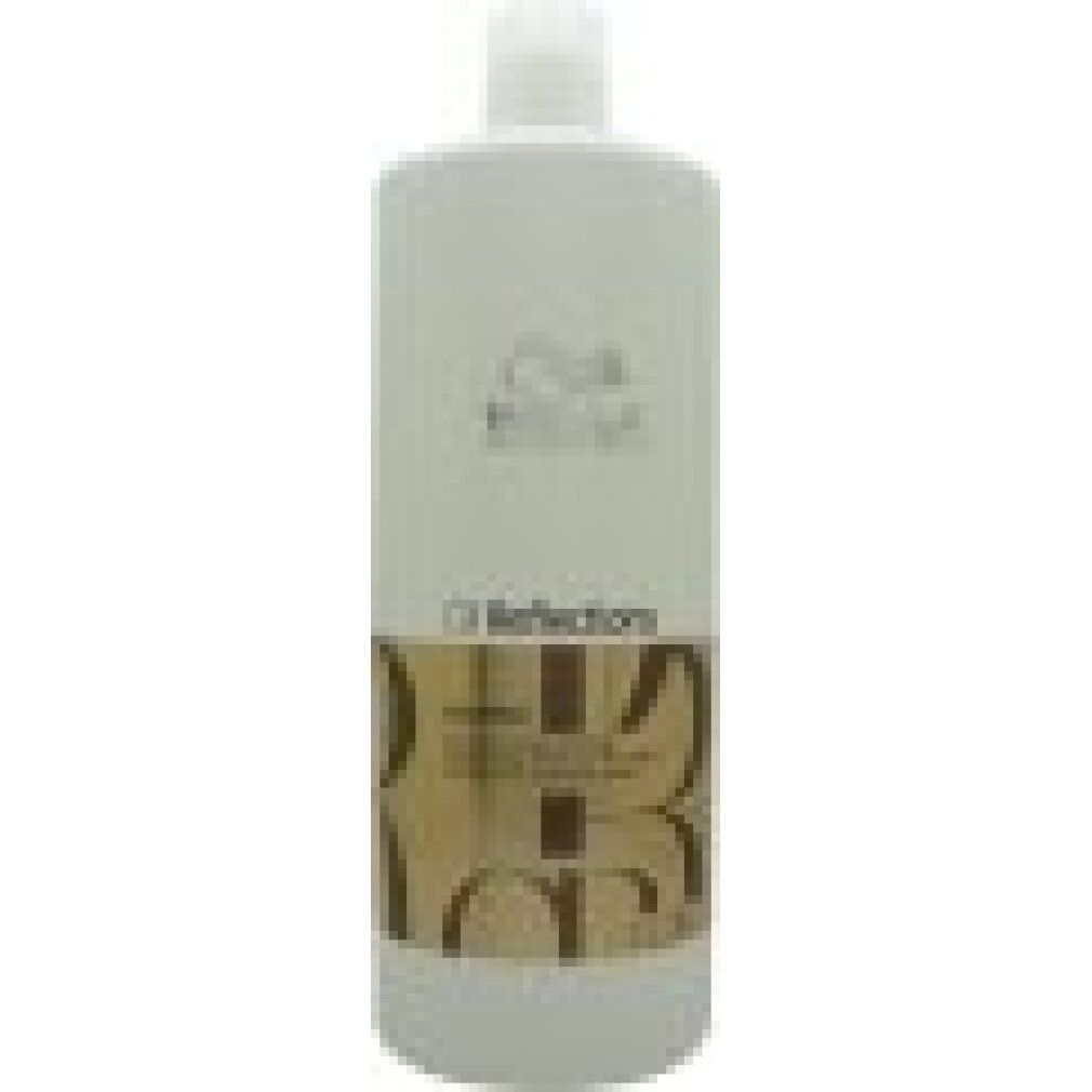 Weiße Shampoo-Flasche mit Etikett. Aufschrift: Wella, Oil Reflections, Shampoo.