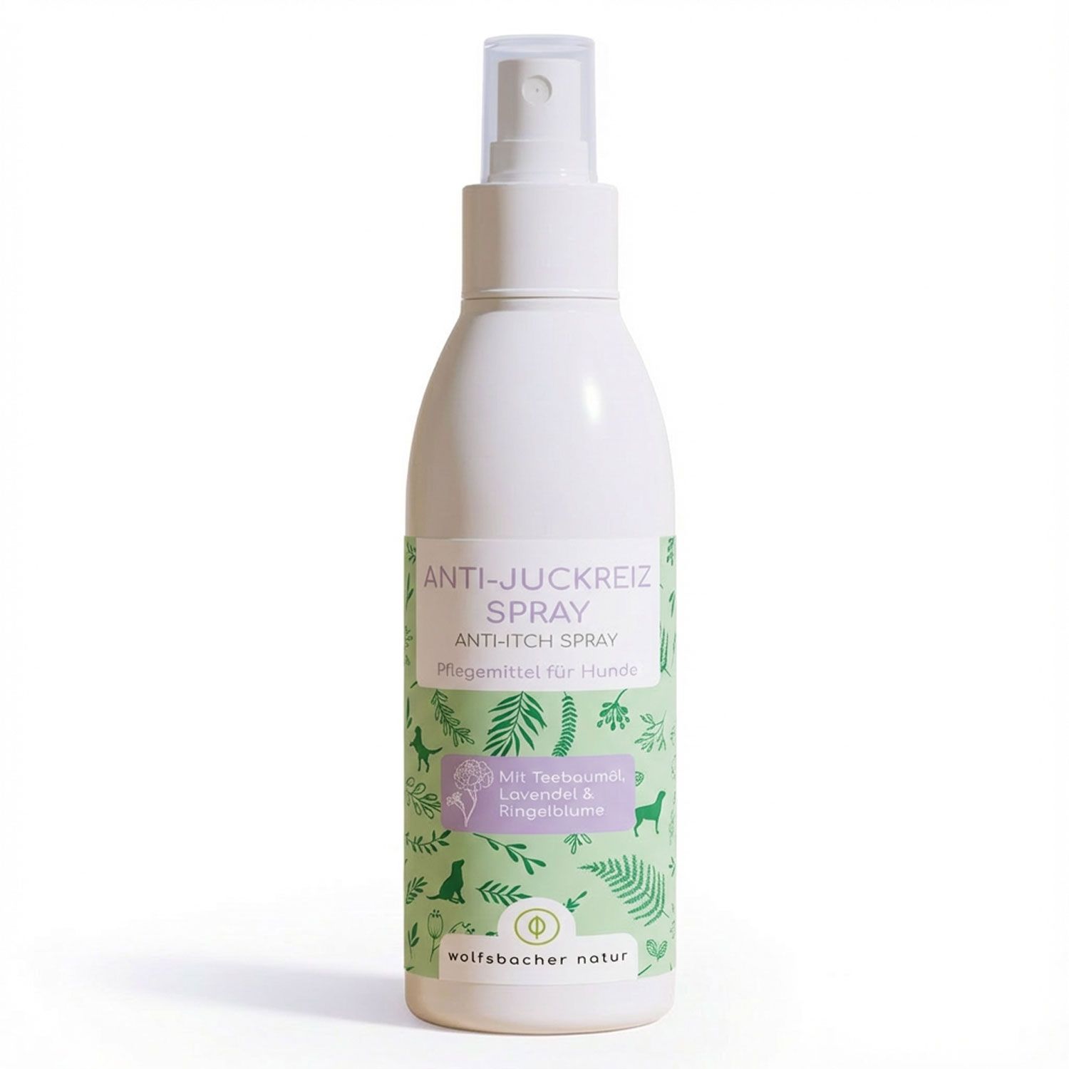 Weiße Sprühflasche mit grünem Etikett. Text: Anti-Juckreiz Spray, Anti-Itch Spray. Pflanzen- und Tier-Illustrationen. Marke: Wolfsbacher Natur.