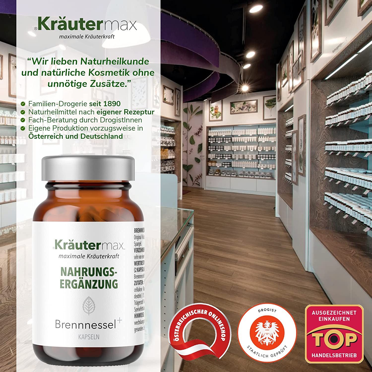 Braune Glasflasche mit Kapseln. Aufschrift: Kräutermax Brennnessel+ Kapseln. Im Hintergrund eine Apotheke mit Regalen.