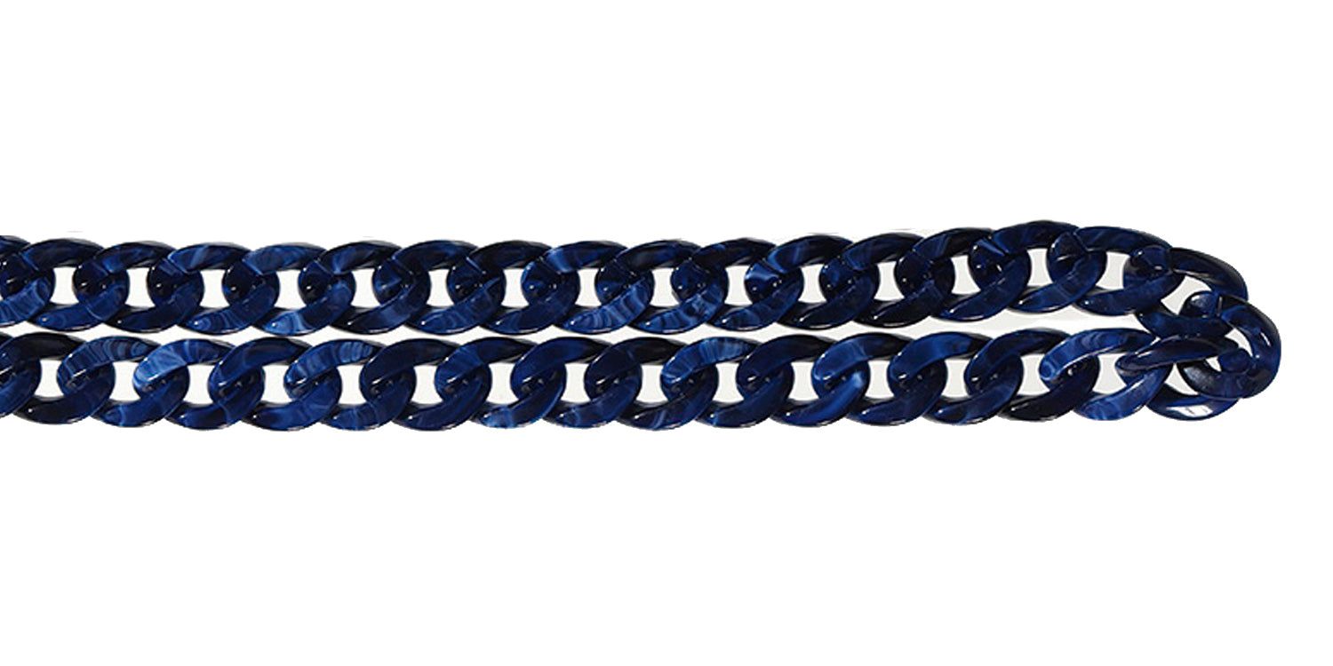 Blaue Brillenkette, gerade angeordnet. Kettenglieder aus Kunststoff.