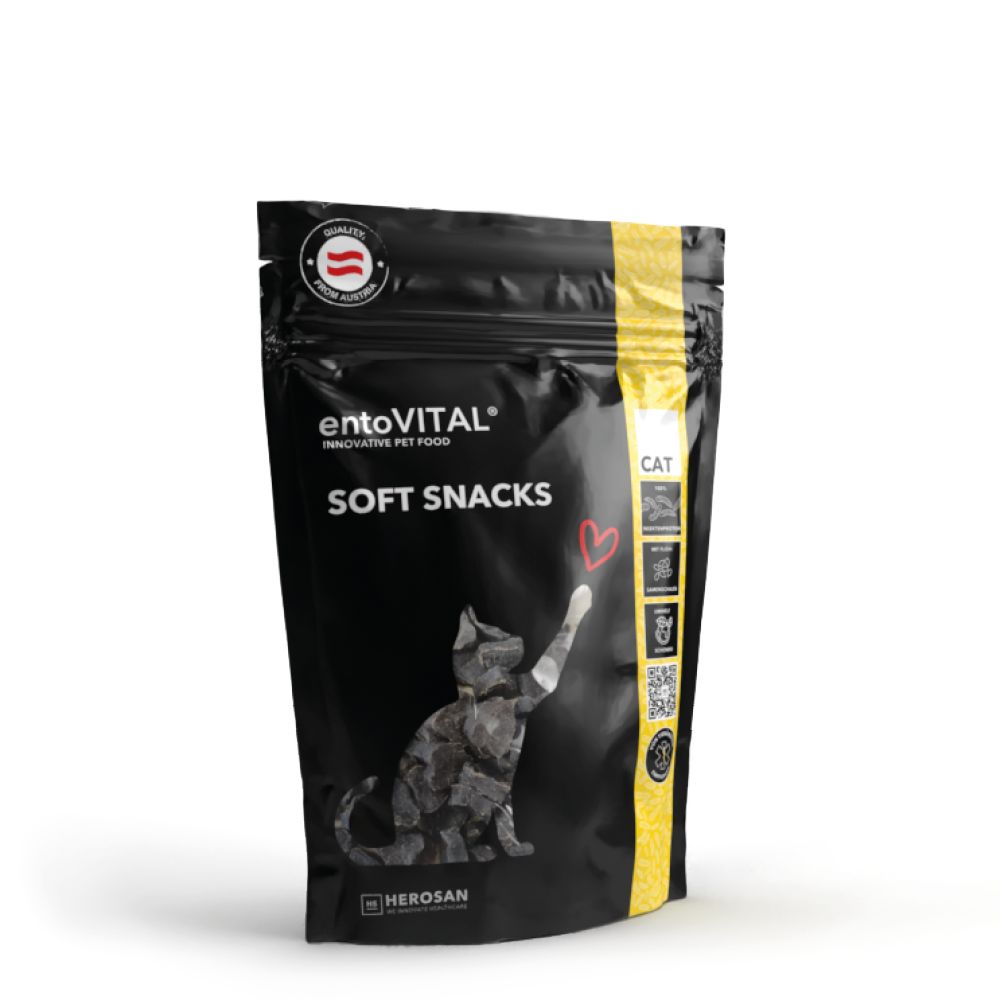 Schwarze Verpackung mit "entoVITAL SOFT SNACKS"-Logo. Katze-Silhouette, Herz-Zeichnung. Gelber Akzentstreifen.