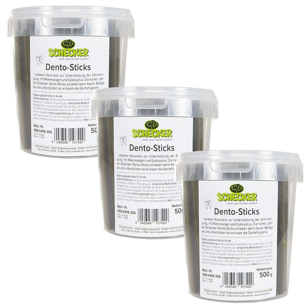 Drei transparente Eimer mit "Schecker Dento-Sticks". Etiketten mit Produktinformationen. Aufschrift "500g".
