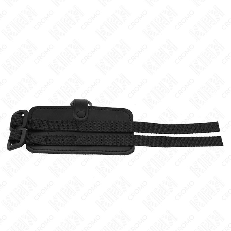 Schwarzer Penisring aus Leder mit verstellbaren Riemen. Detailansicht der Schnallen und Riemen.