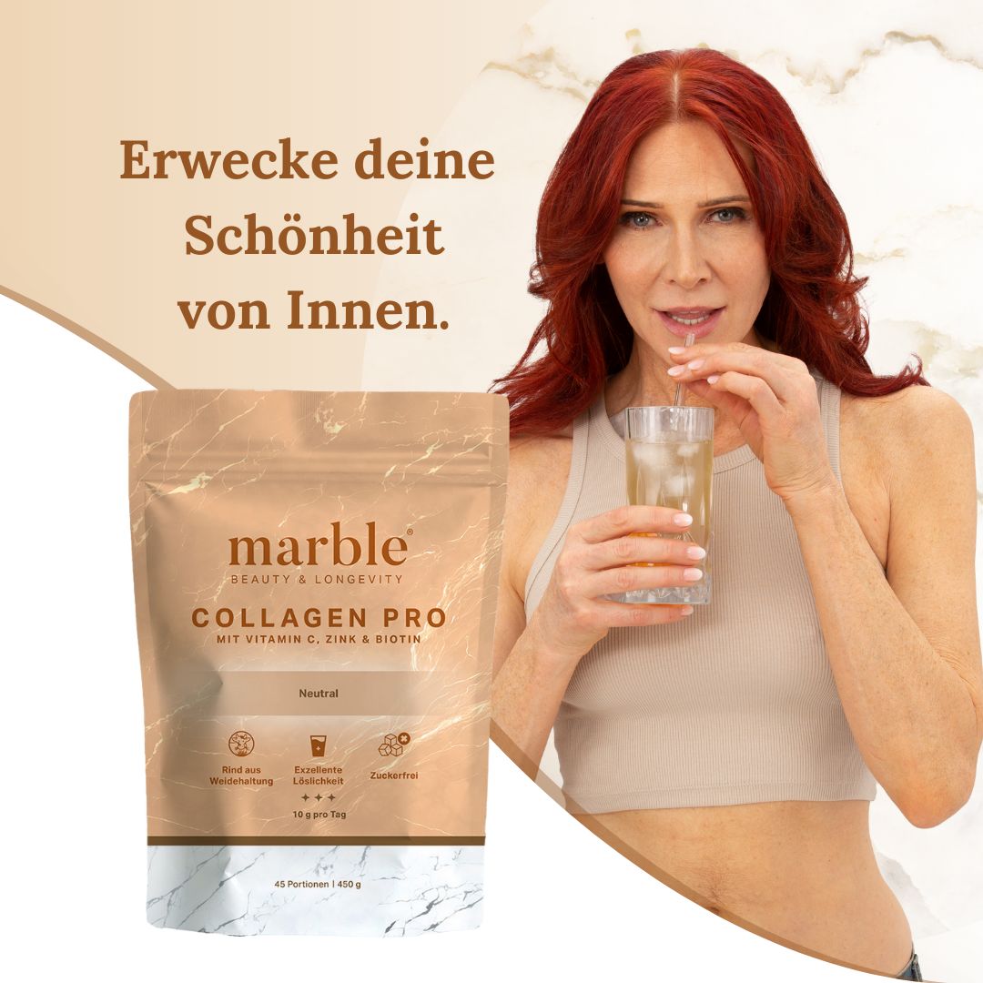 Frau trinkt Getränk mit marble© Collagen Pro. Produktverpackung mit Produktnamen und Inhaltsstoffen.