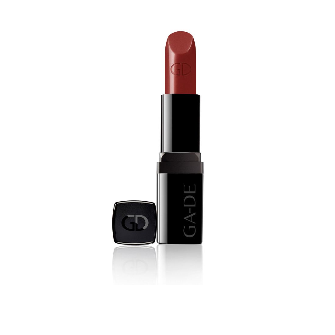 Lippenstift mit schwarzer Hülse und geöffneter Kappe. Auf dem Lippenstift ist das Logo GD zu sehen. Der Lippenstift hat eine rote Farbe.