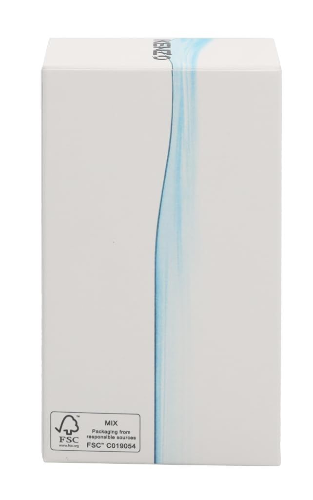 Weiße Verpackung von L'Eau Kenzo Pour Femme. FSC-Logo und blaues Design. Text: L'EAU KENZO POUR FEMME.