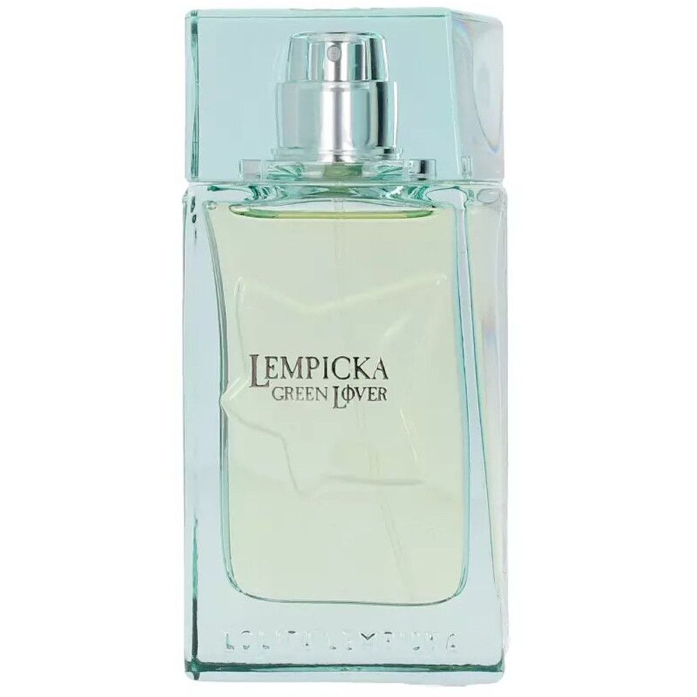 Lolita Lempicka Green Lover Flakon. Rechteckiger Flakon mit grünlicher Flüssigkeit. Transparenter Deckel. Logo und Schriftzug auf dem Flakon.