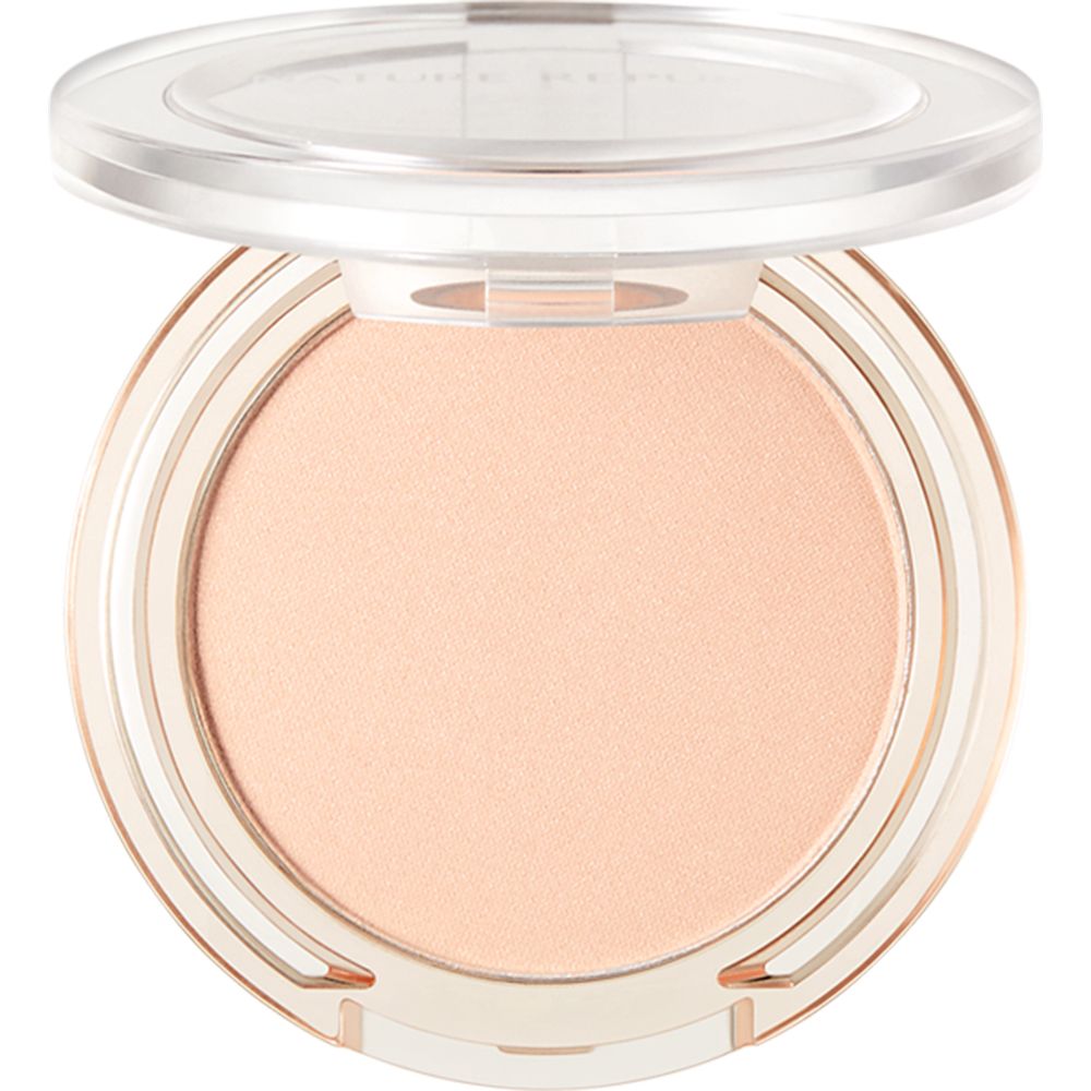 Runder, rosafarbener NATURE REPUBLIC By Flower Contouring Blush 0 Satin Dress 5 in transparenter Dose mit Klappdeckel. Puder-Textur.