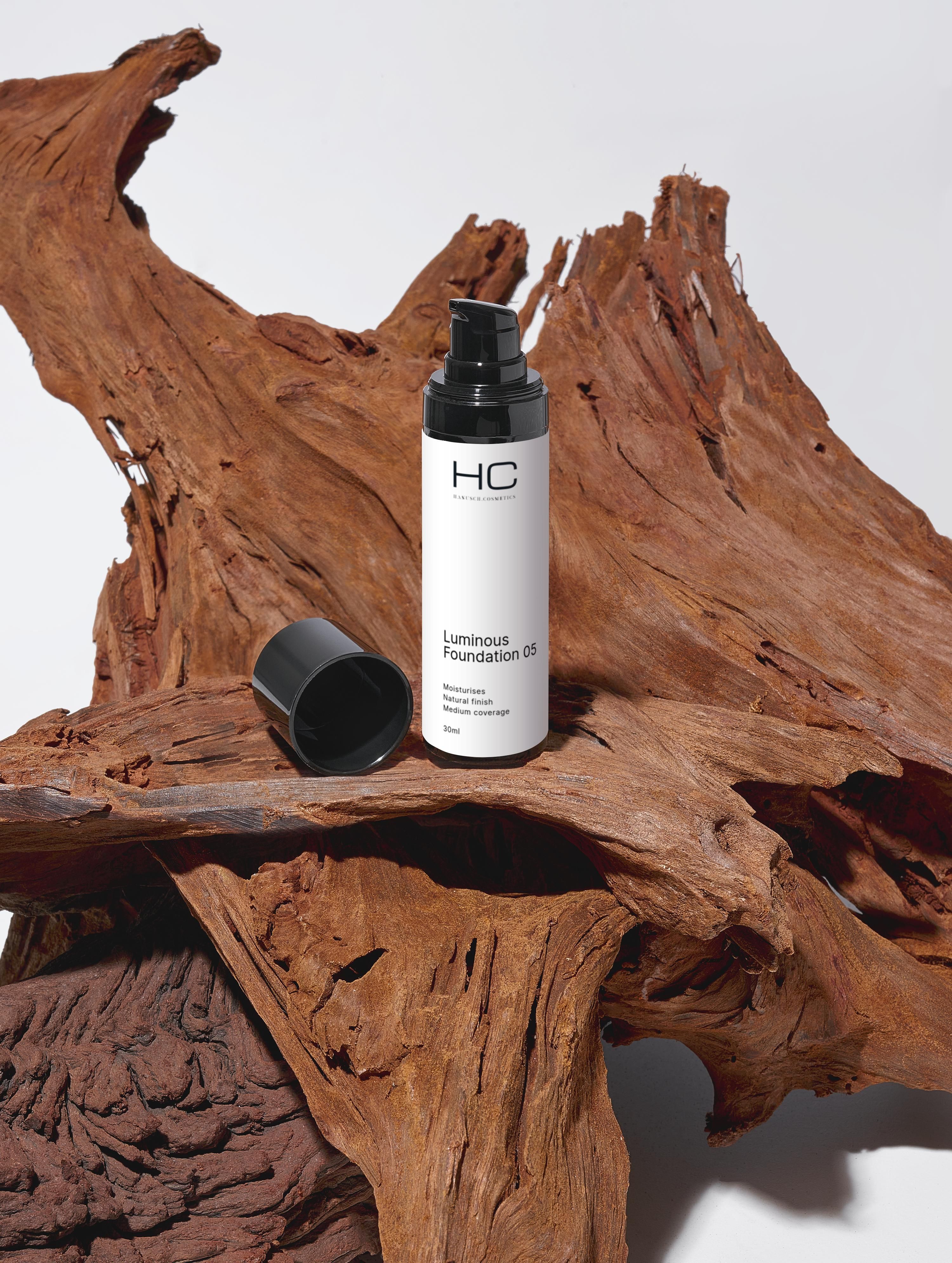 hanusch.cosmetics Luminous Foundation 05
