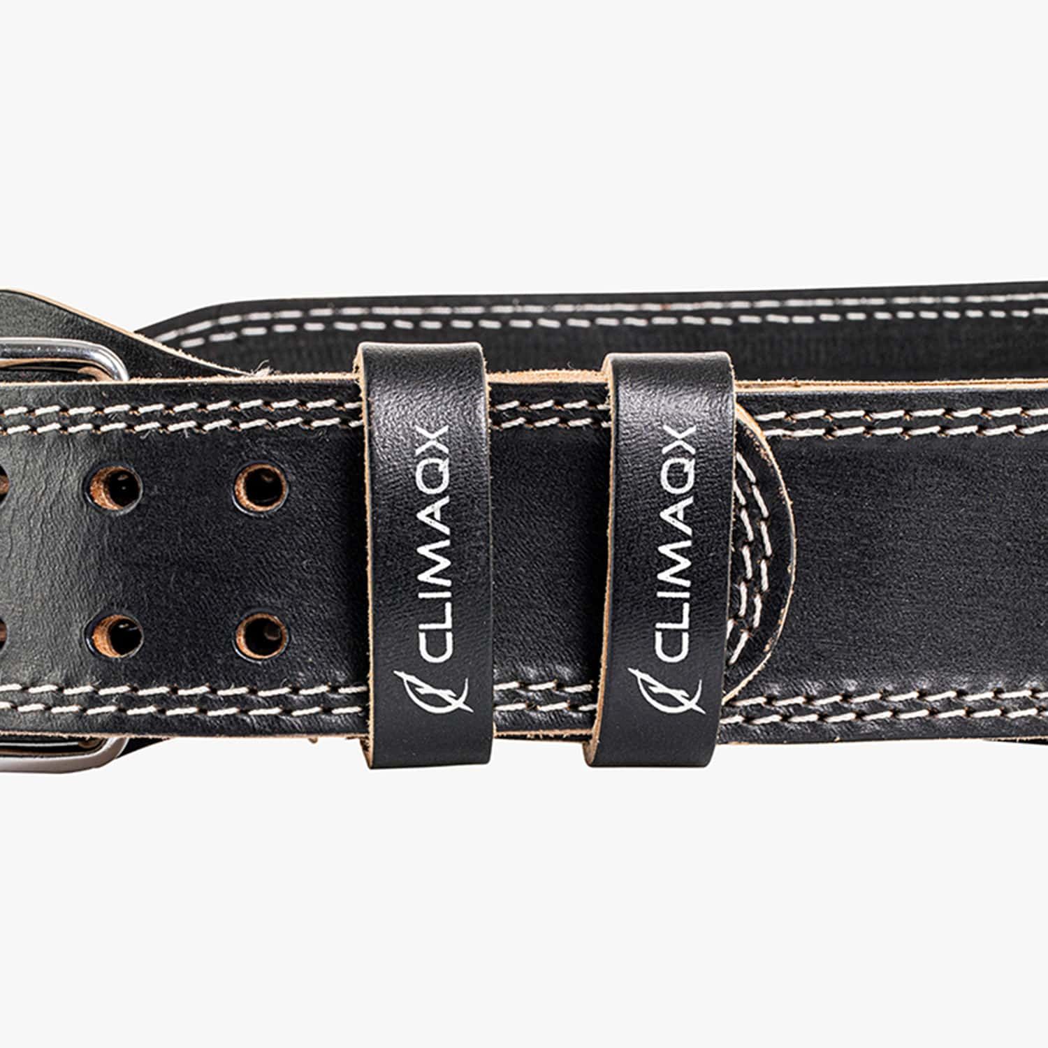Nahaufnahme des schwarzen CLIMAQX Power Belt. Zwei Schlaufen mit Logo, weiße Nähte und Löcher.