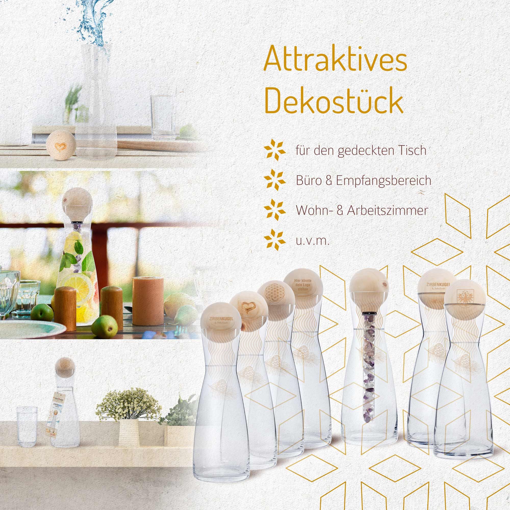 Glas-Karaffen mit Holzkugeln. Dekoration. Text: Attraktives Dekostück. Verschiedene Anwendungsbeispiele.