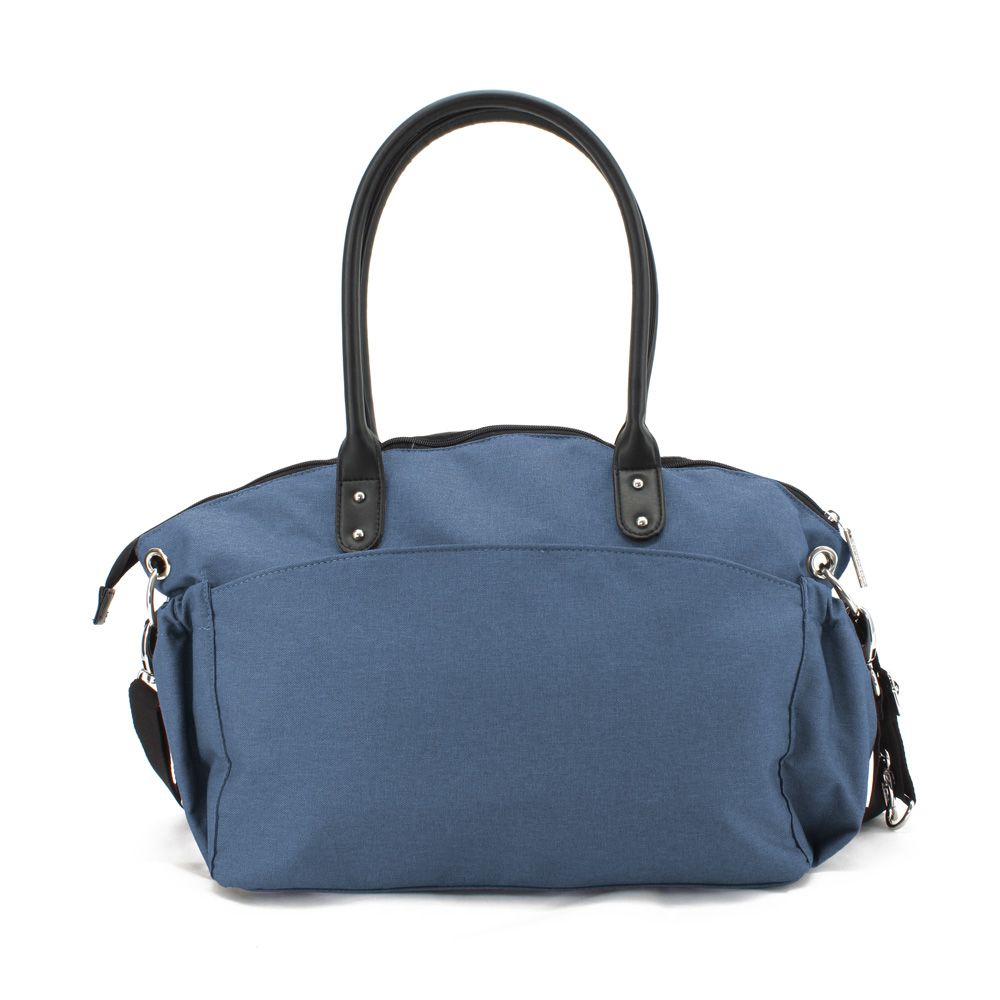 Blaue Wickeltasche mit schwarzen Griffen und Schulterriemen. Zwei Tragegriffe, Reißverschluss und Metallbeschläge.