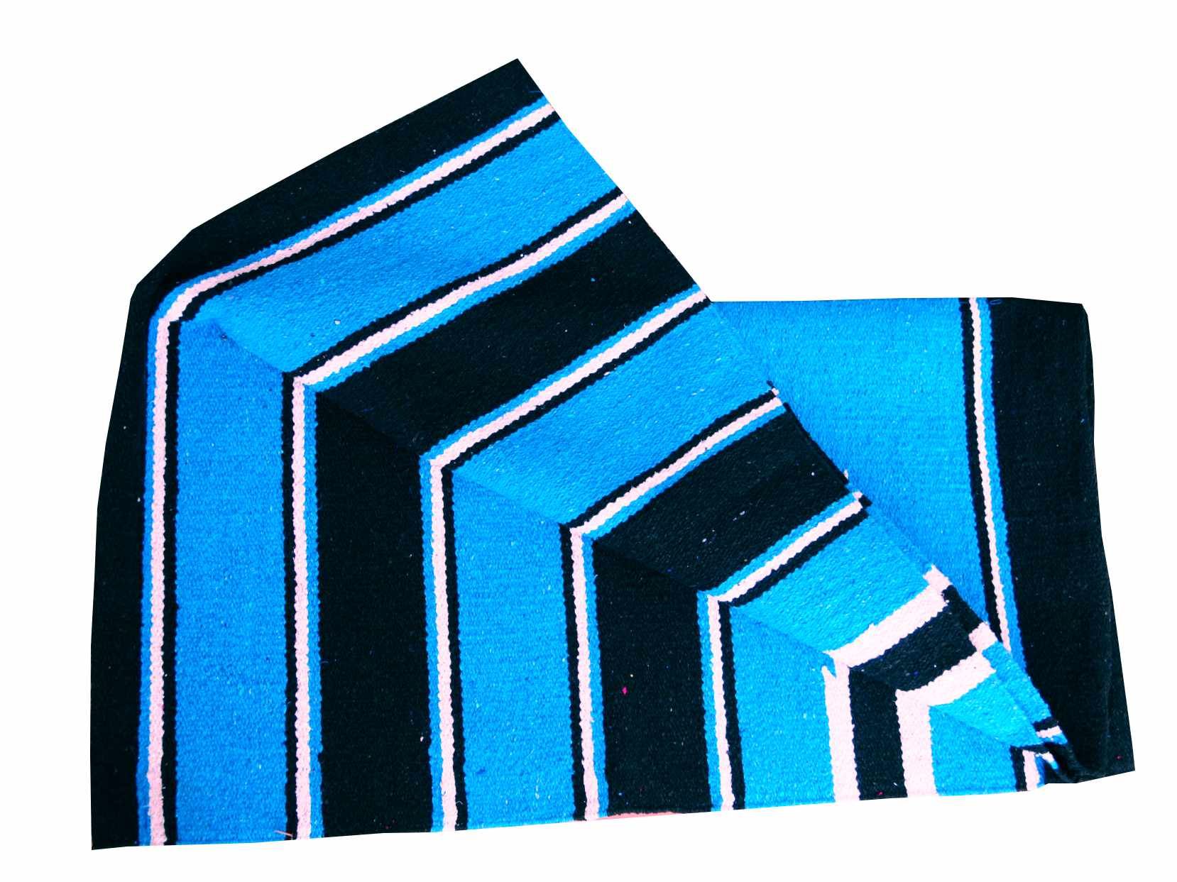 Türkisblaue Satteldecke mit Streifenmuster und dekorativem Element. Gefaltet, rechteckig.