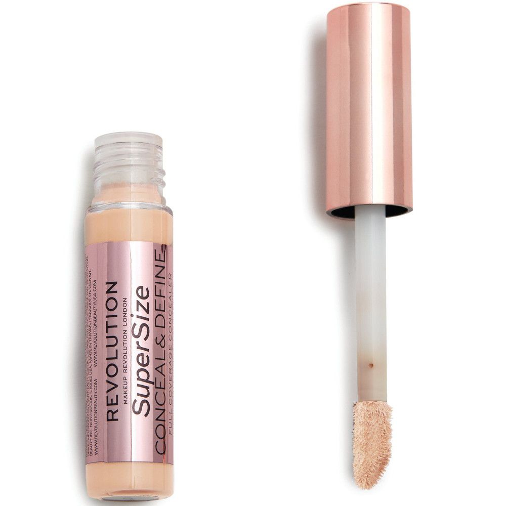 Concealer-Flakon mit geöffnetem Deckel und Applikator. Produktname und Marke sichtbar.