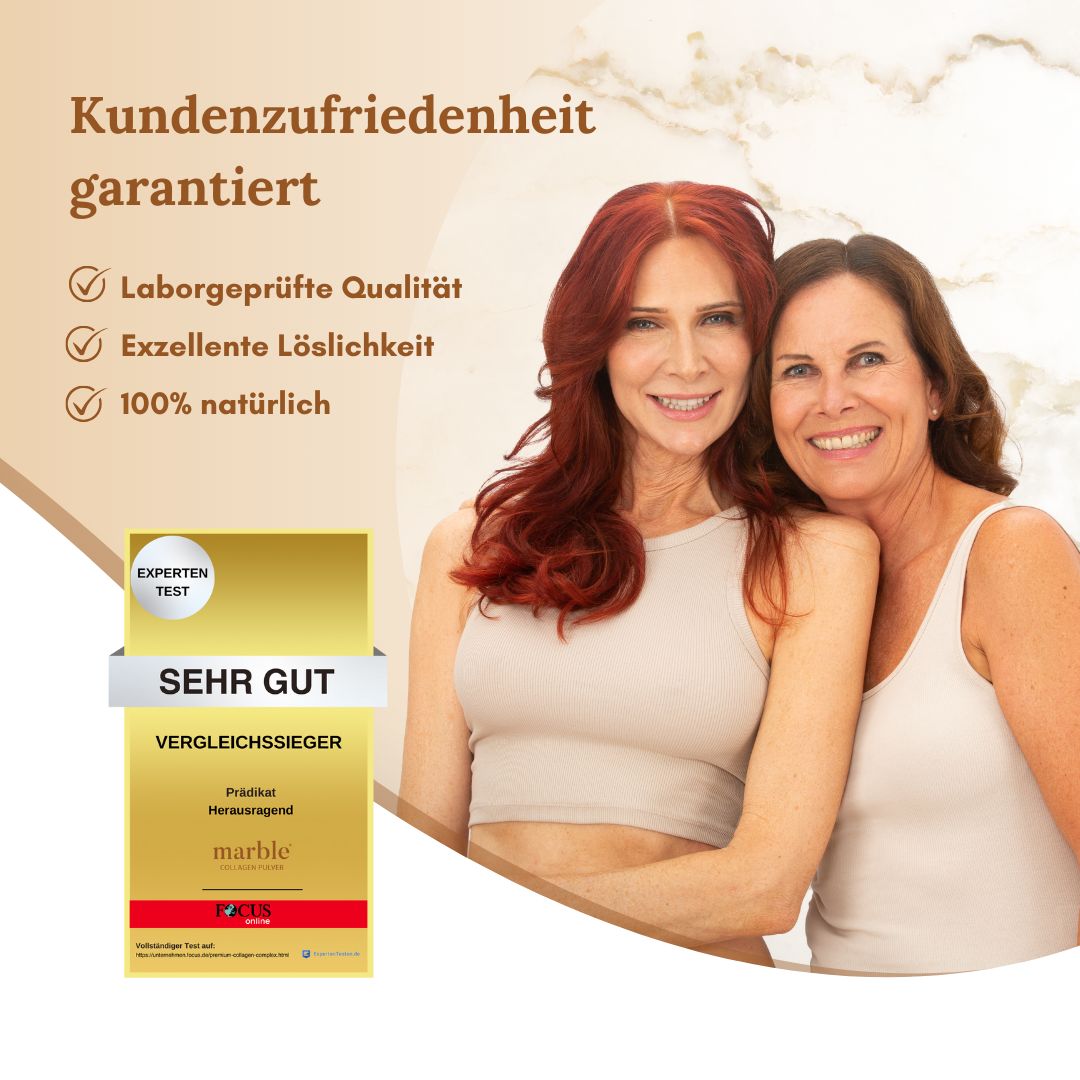 Zwei Frauen lächeln. Neben ihnen ein Produkt mit dem Label 'Sehr Gut' und marble© Collagen Pro.