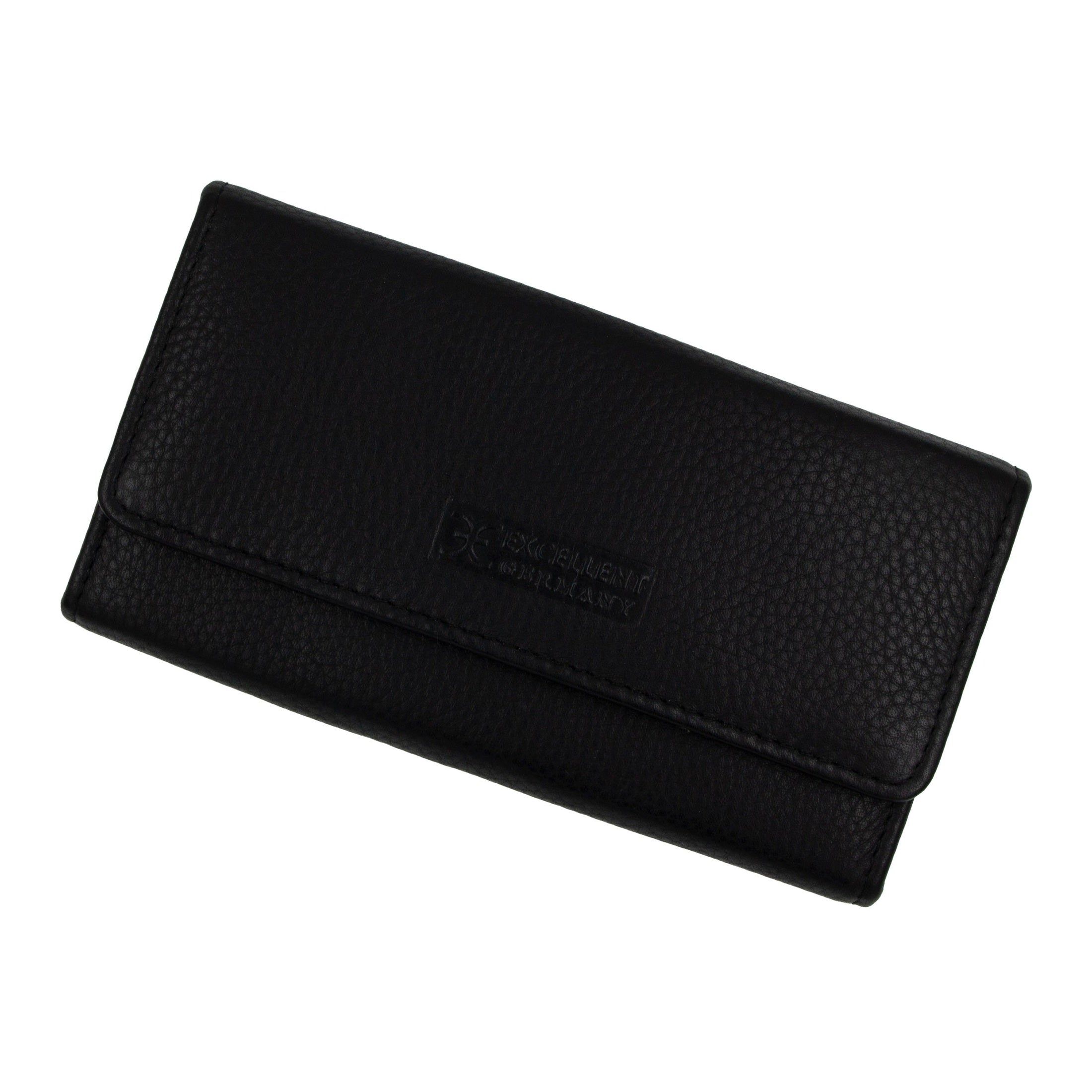 Schwarzes Etui, geschlossen. Auf der Vorderseite geprägter Schriftzug. Lederoptik.