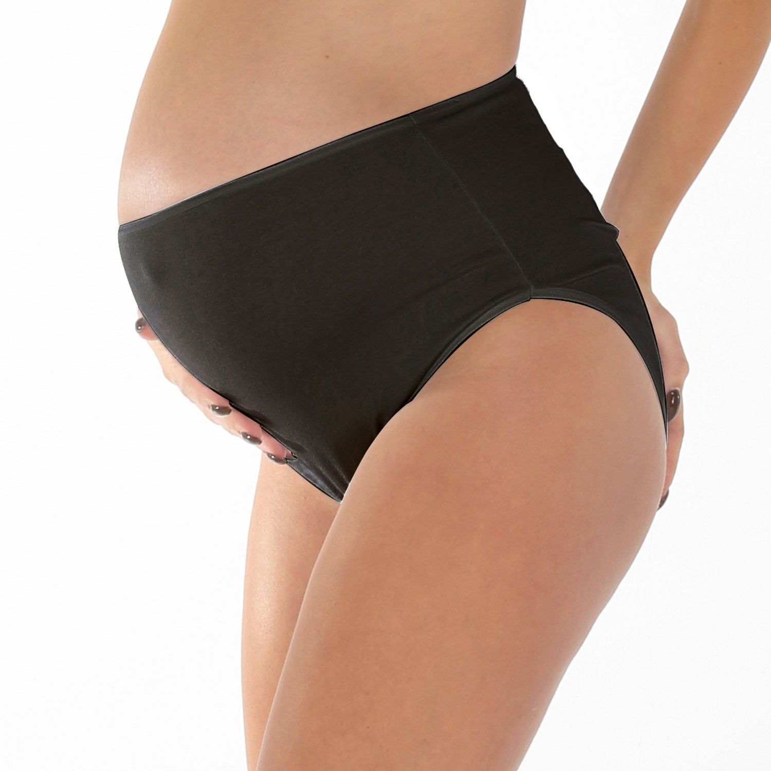 Schwarze Schwangerschaftsunterhose. Hoher Bund, bedeckt den Bauch. Frau hält Bauch und Hüfte. Modal-Material.