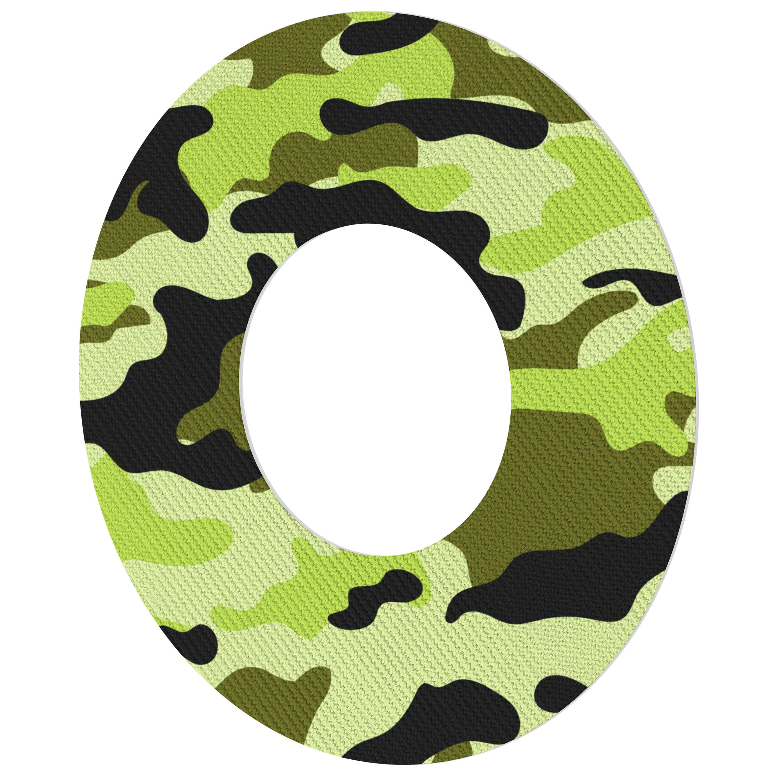Einzelner Fixierring mit Camouflage-Muster in Grün- und Schwarztönen. Kreisförmig mit zentraler Öffnung.