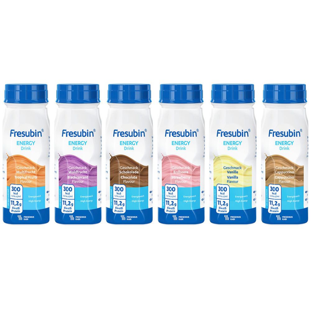 Sechs Flaschen FRESUBIN Energy Drink. Blaue Deckel, weiße Etiketten mit Produktinformationen und Geschmacksangaben.
