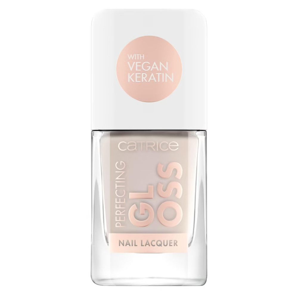 Nagellackflasche mit weißem Deckel. Auf dem Etikett steht "Catrice Perfecting Gloss Nail Lacquer".