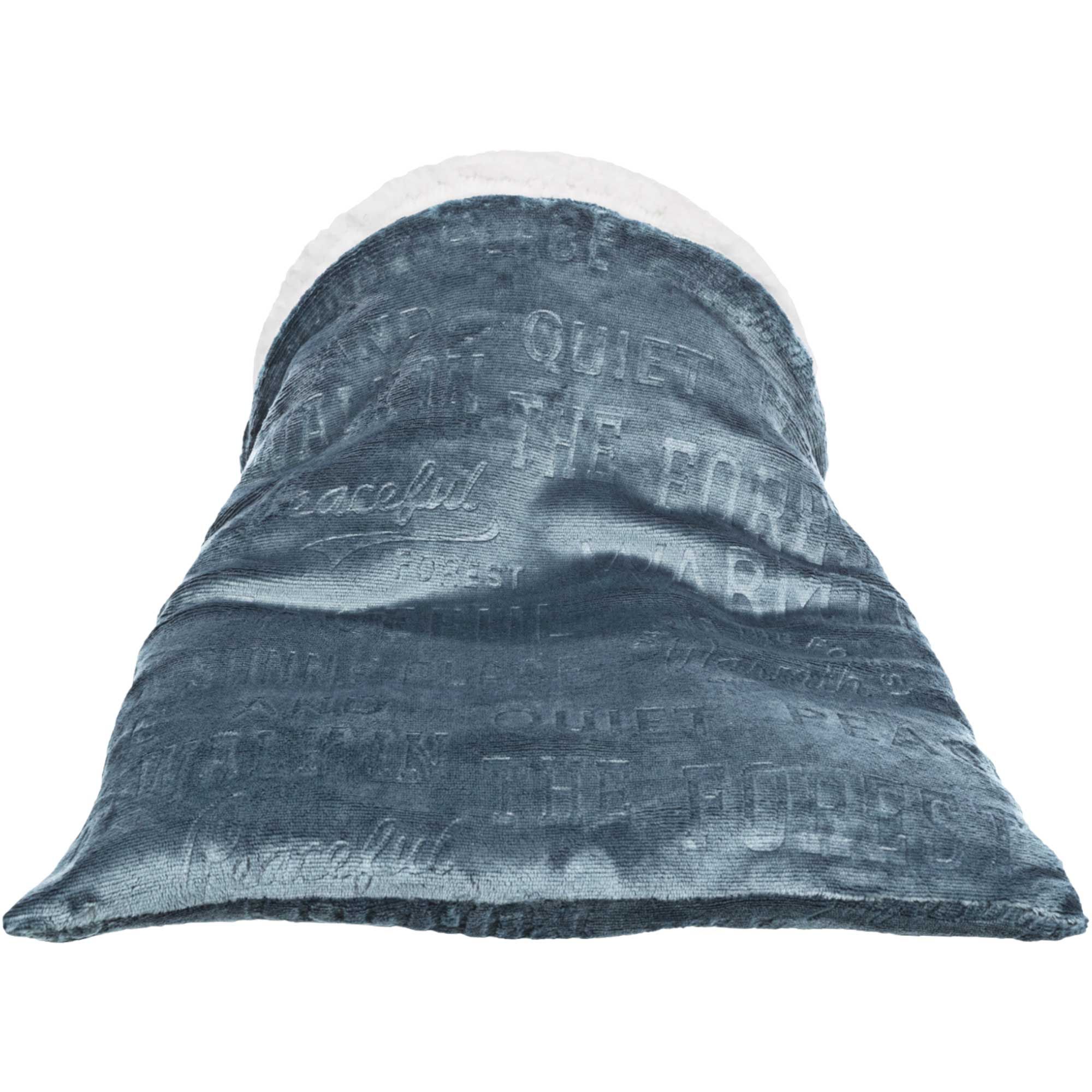 Blauer Kuschelsack mit weißem Innenfutter. Textmuster auf der Oberfläche.