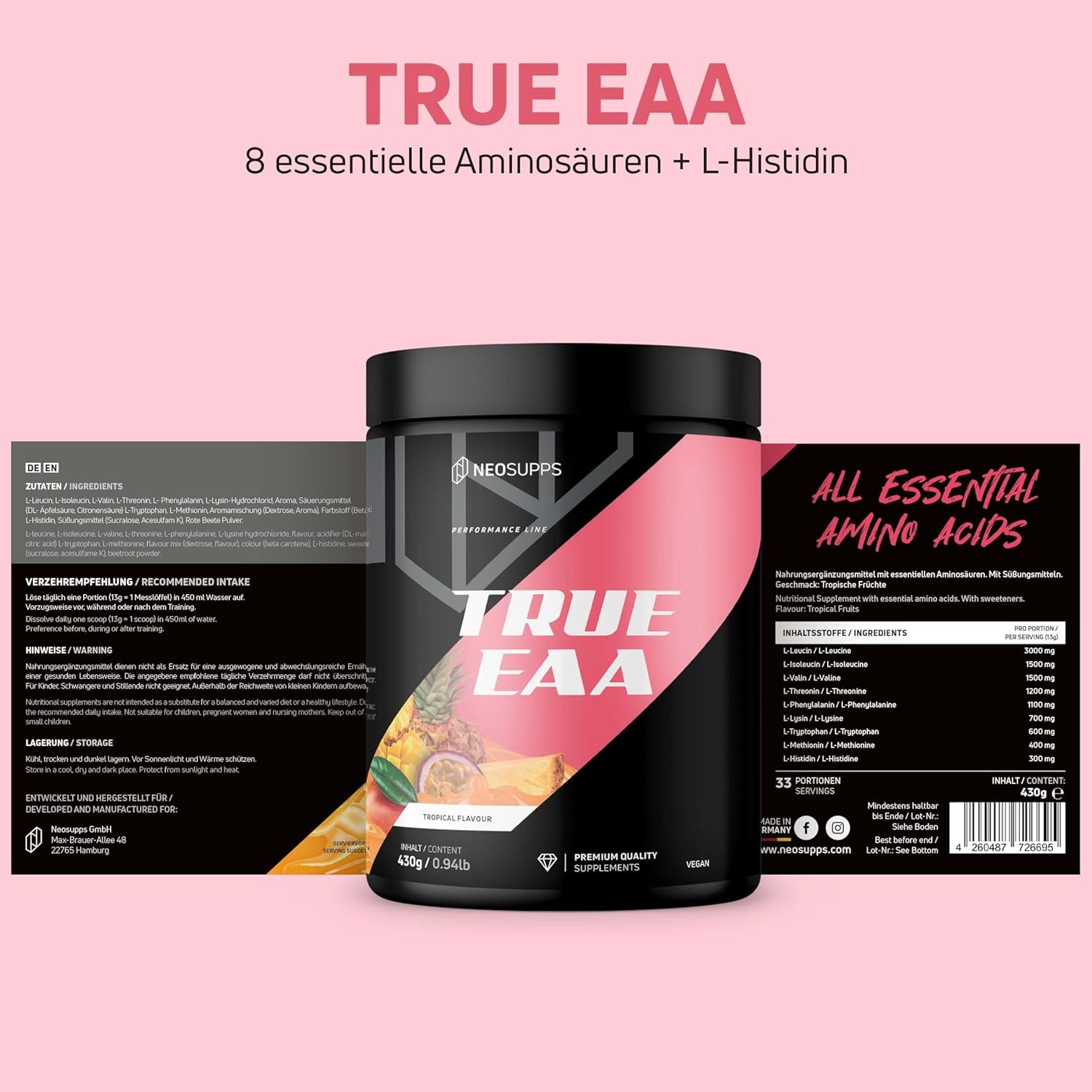 Schwarze Dose TRUE EAA, daneben Infotafeln. Aufschrift: 8 essentielle Aminosäuren + L-Histidin. 430g/0.94lb.