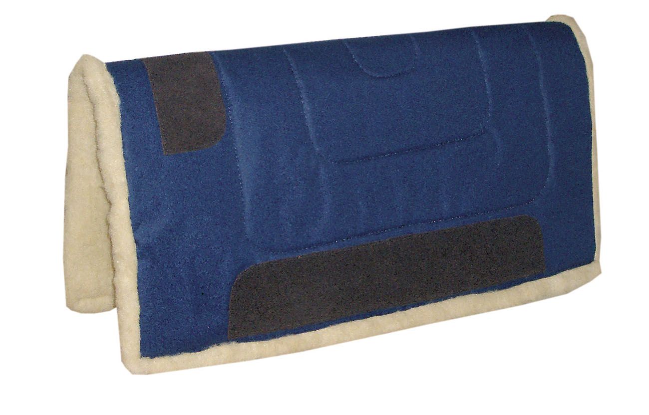 Blaues Westernpad mit schwarzen Applikationen und Teddy-Fleece-Unterseite. 75x80 cm.