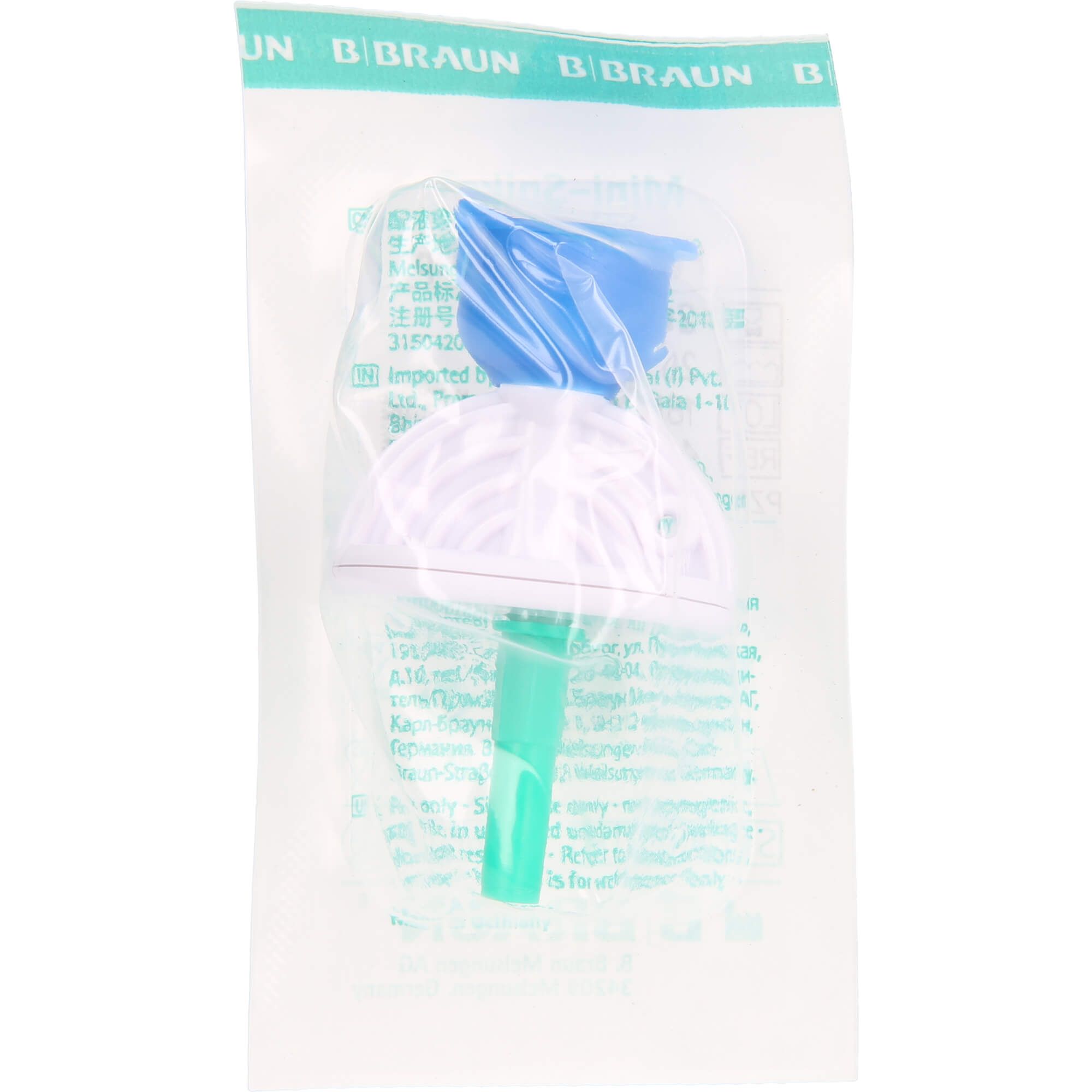 Produkt in transparenter Verpackung. Sichtbar: weißer Filter, grüner Stift, blauer Aufsatz. Oben: BBraun-Logo.