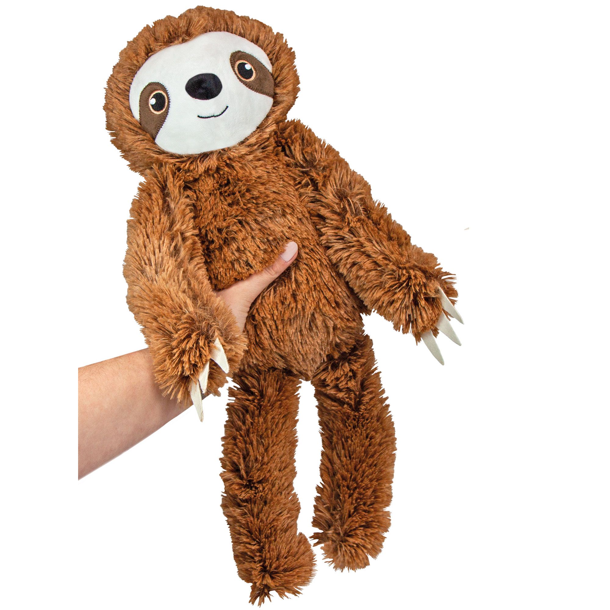 Braunes Faultier-Spielzeug aus Plüsch, in einer Hand gehalten. Es hat helle Krallen und ein freundliches Gesicht.