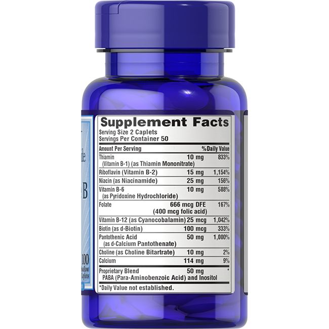 Blaue Flasche mit Puritan's Pride Komplettes B. Etikett mit Nährwertangaben. Enthält Vitamin B-Komplex. 50 Kapseln.