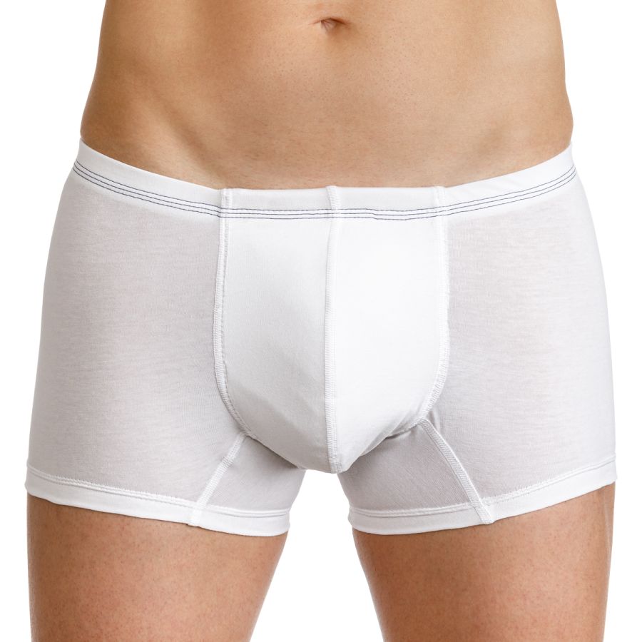 Weiße Inkontinenz-Shorts für Herren, Vorderansicht. Elastischer Bund. Verstärkter Schrittbereich.