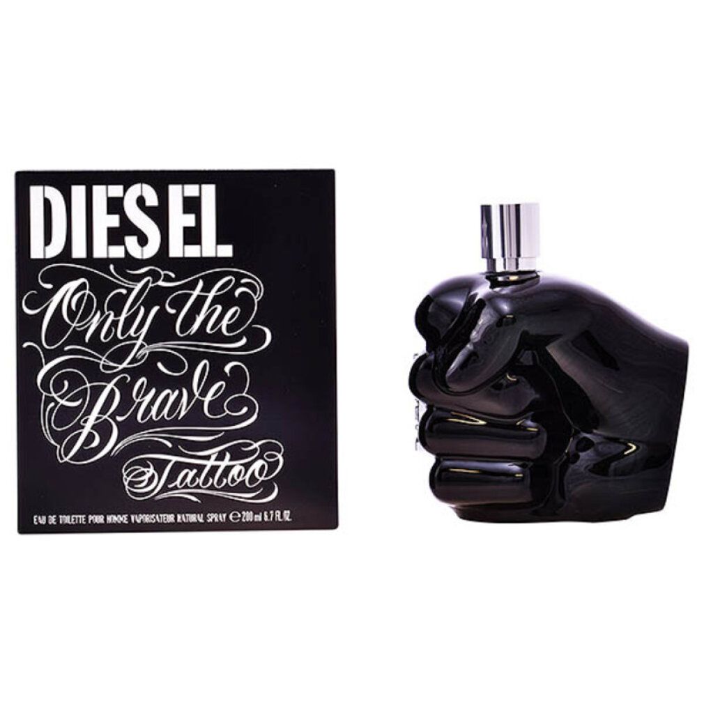 Schwarzer Flakon in Faustform und Schachtel. Aufschrift: DIESEL Only the Brave Tattoo. Eau de Toilette.