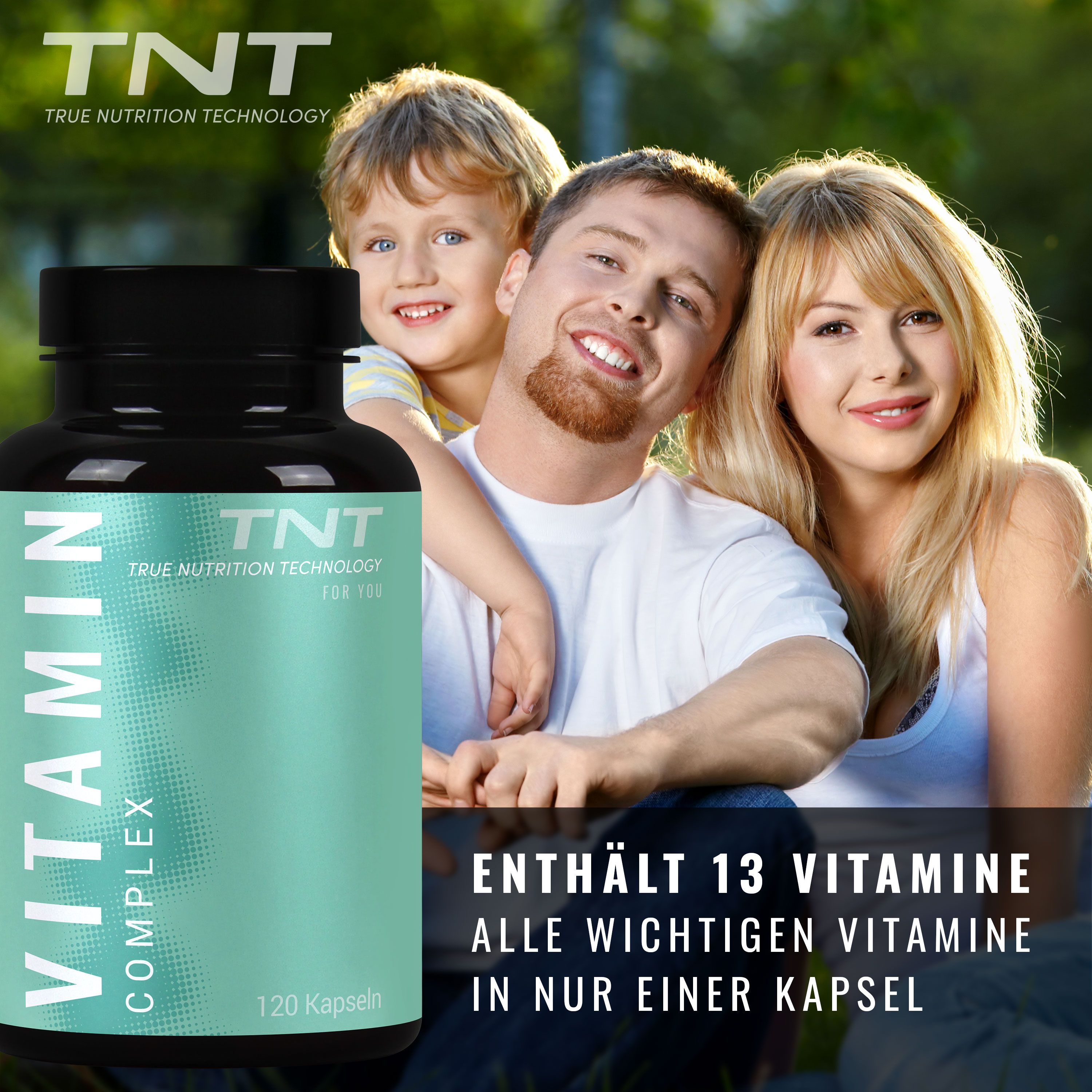 Grüne Flasche mit schwarzem Deckel. Aufschrift: Vitamin Complex. Enthält 120 Kapseln. Familie im Hintergrund.