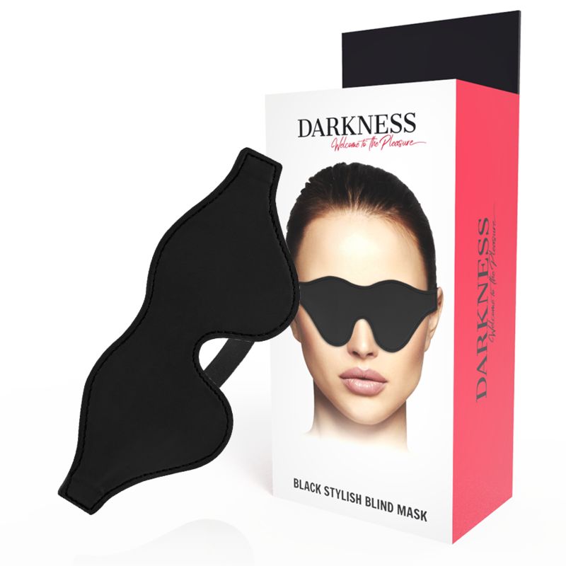 Schwarze Augenmaske neben Verpackung. Verpackung mit Logo und Frauengesicht. Text: "DARKNESS", "Black Stylish Blind Mask".
