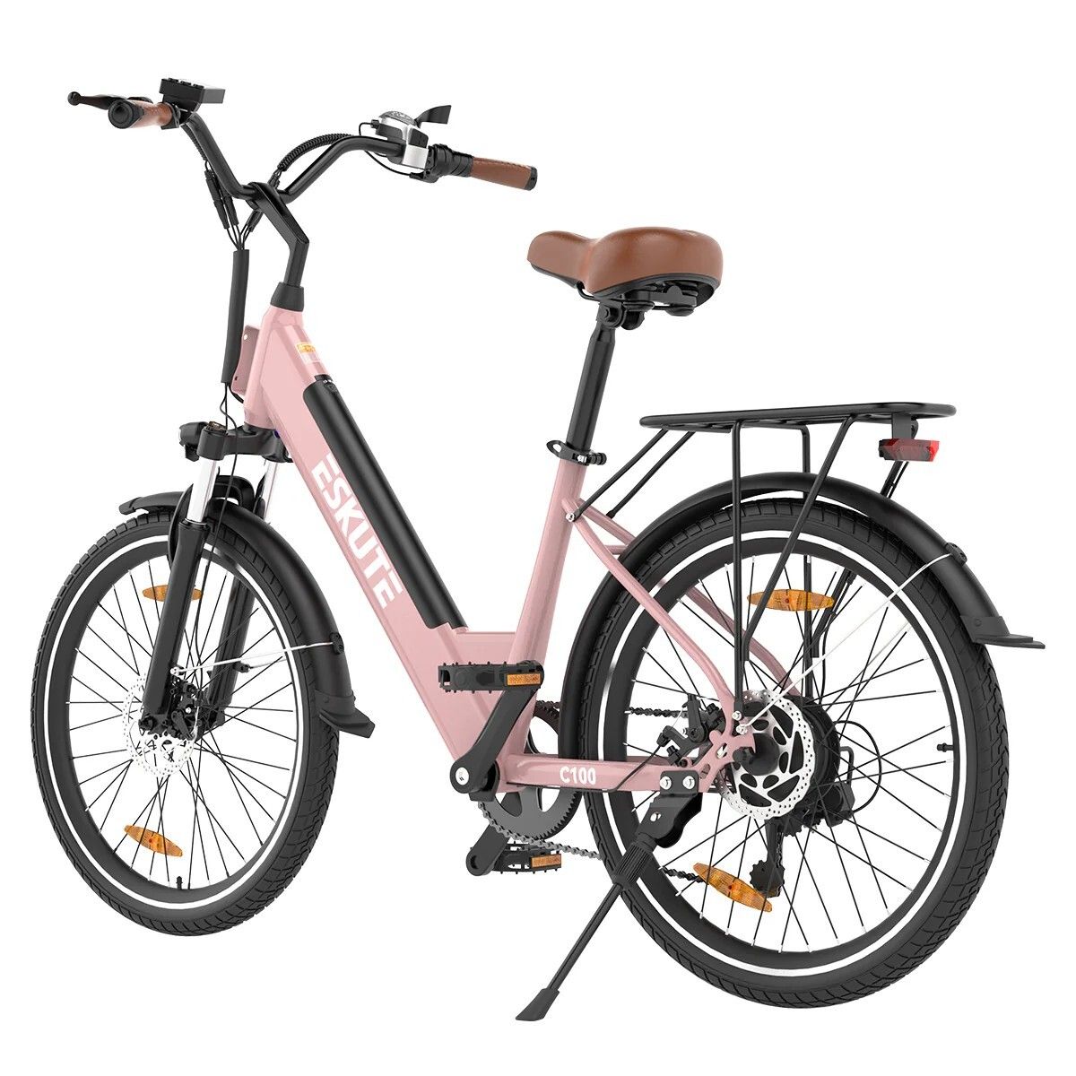 Rosa Elektrofahrrad mit braunem Sattel und Lenkergriffen. Gepäckträger hinten. Schwarze Schutzbleche und Reifen. Marke ESKUTE.