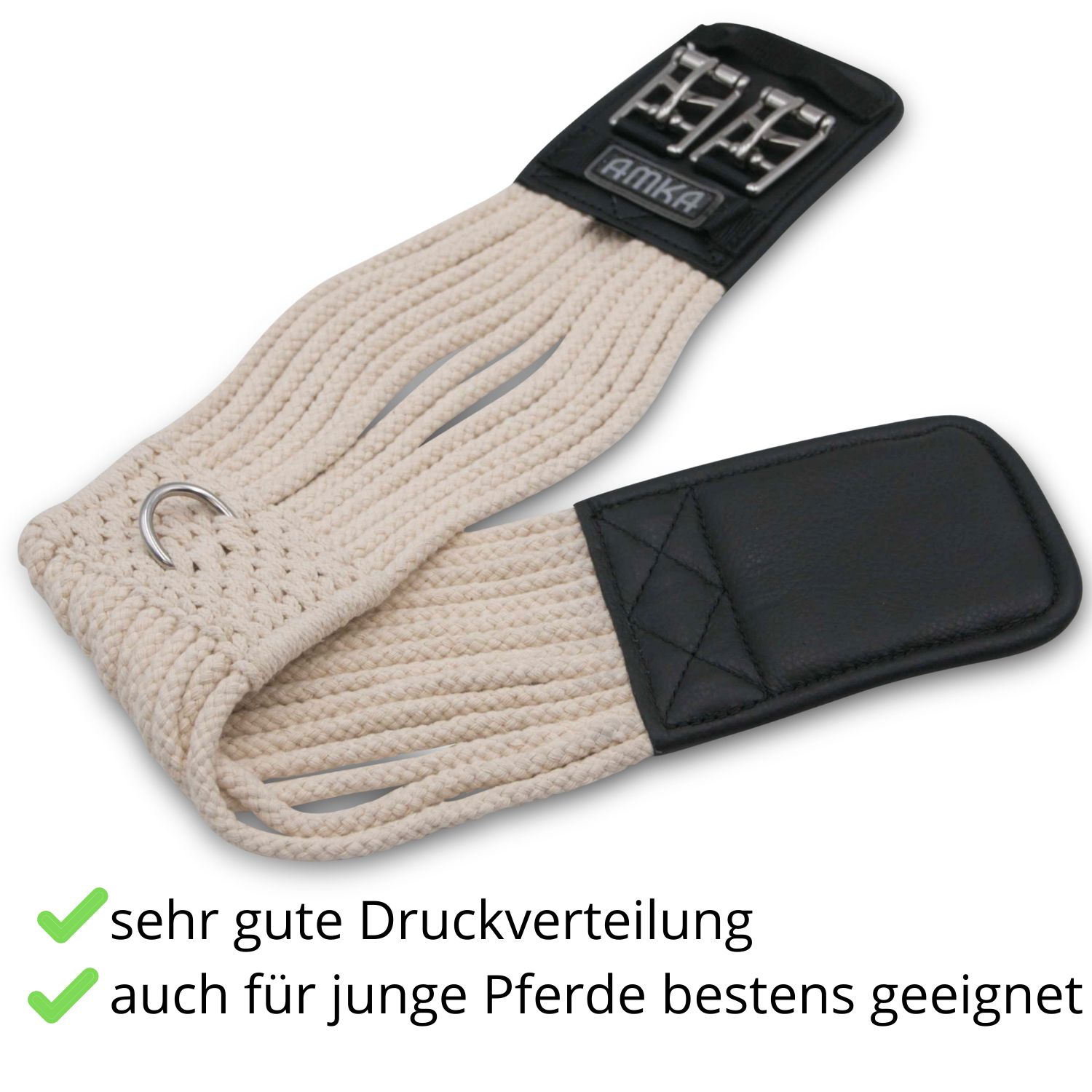 Sattelgurt mit AMKA-Logo. Beige geflochtenes Material, schwarze Enden mit Schnallen und Metallring.