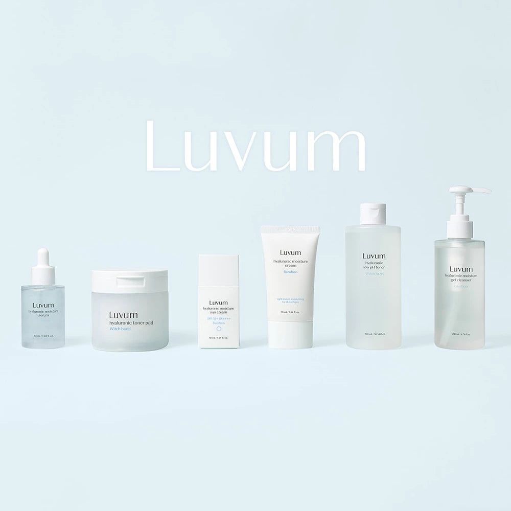 Verschiedene Luvum-Produkte. Flaschen, Tiegel und Tuben. Aufschrift: Luvum. Hyaluronsäure Feuchtigkeitsserum.