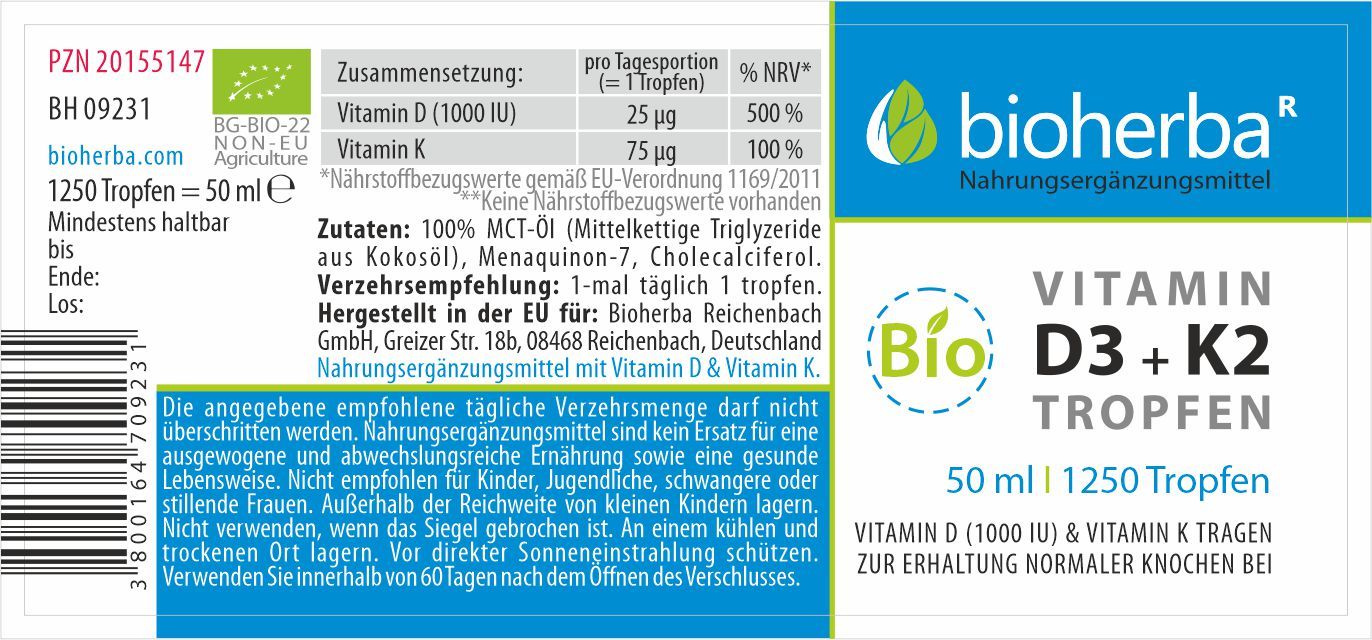 Etikett der Nahrungsergänzungsmittel Bioherba Vitamin D3 + K2 Tropfen. Enthält Informationen zu Inhaltsstoffen, Dosierung und Hersteller.