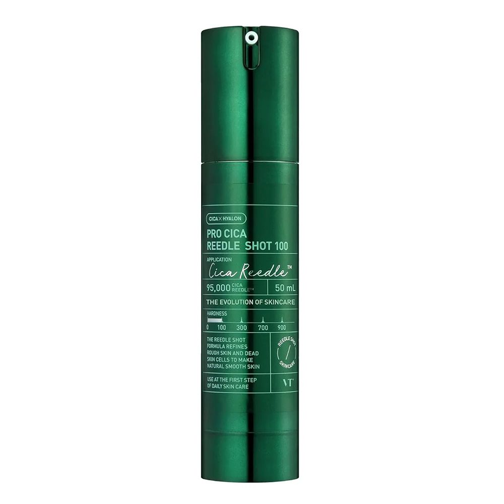 Dunkelgrüne Flasche mit Spenderpumpe, Pro Cica Reedle Shot 100 Aufschrift.