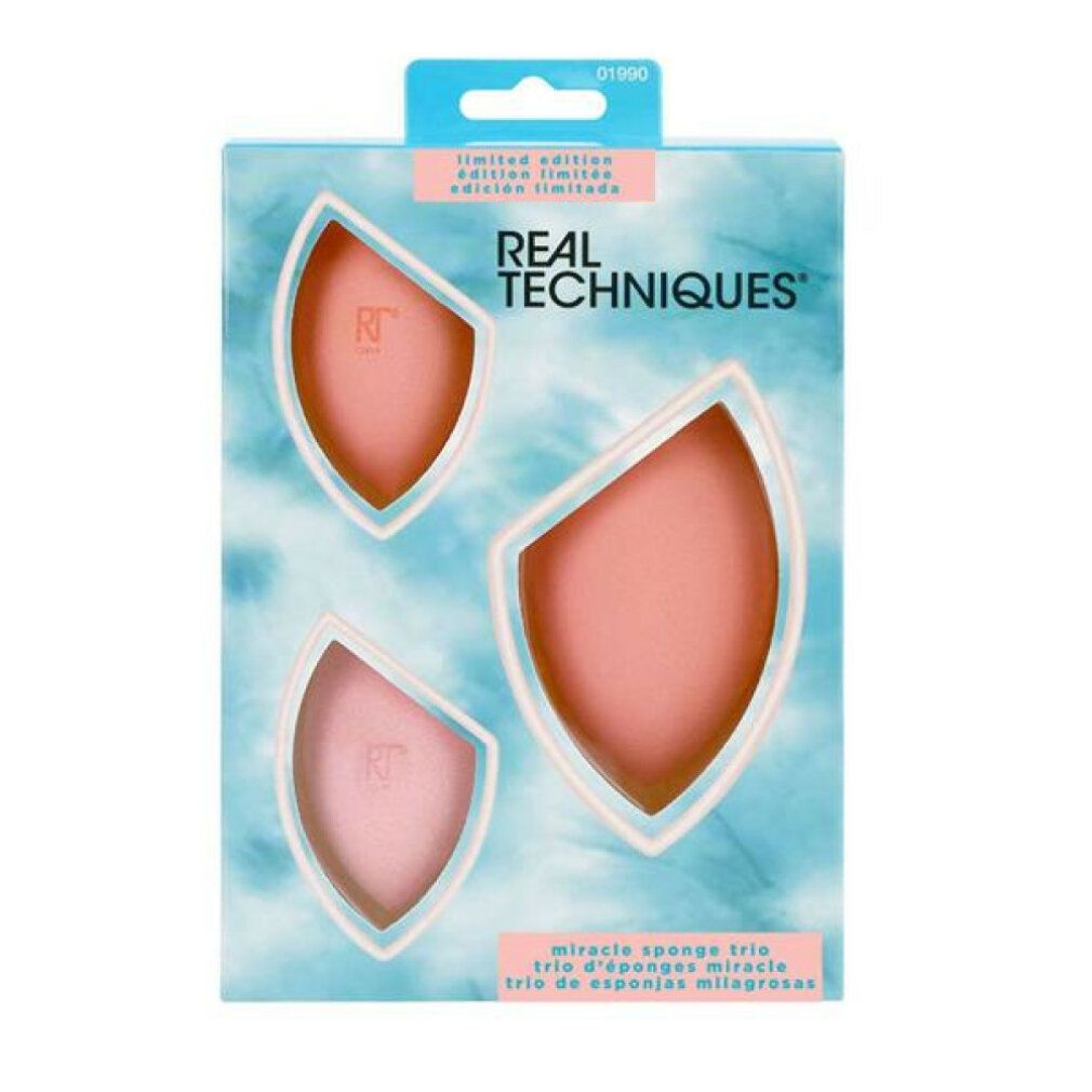 Drei Make-up-Schwämme in einer Verpackung. Rosa Schwämme in einer Schachtel mit dem Markennamen Real Techniques.