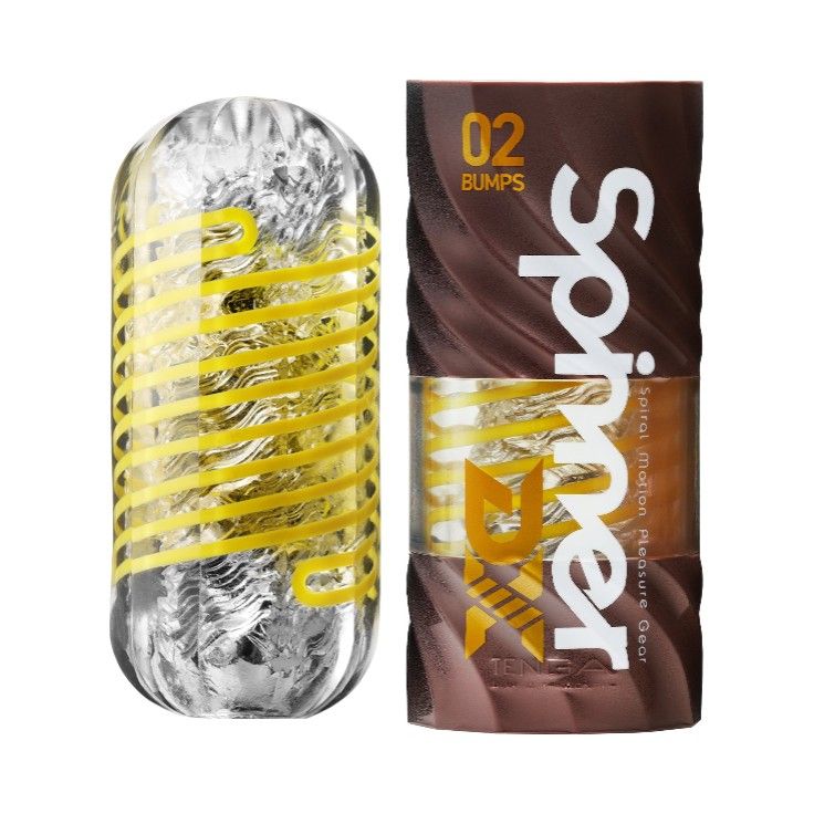 TENGA Spinner Deluxe Masturbator mit gelben Spiralen und silberner Innenstruktur.