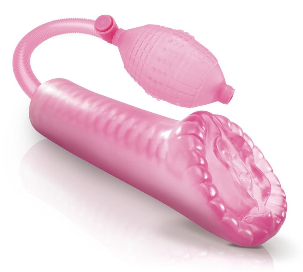 Rosa Penispumpe mit Vagina-Optik, Pumpe und Schlauch. Produktansicht.