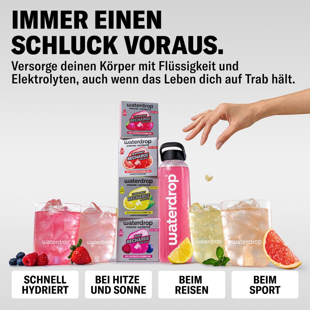 Wasserflasche mit waterdrop® Logo und Text, daneben eine Packung mit drei Sorten Hydration + Elektrolyte.